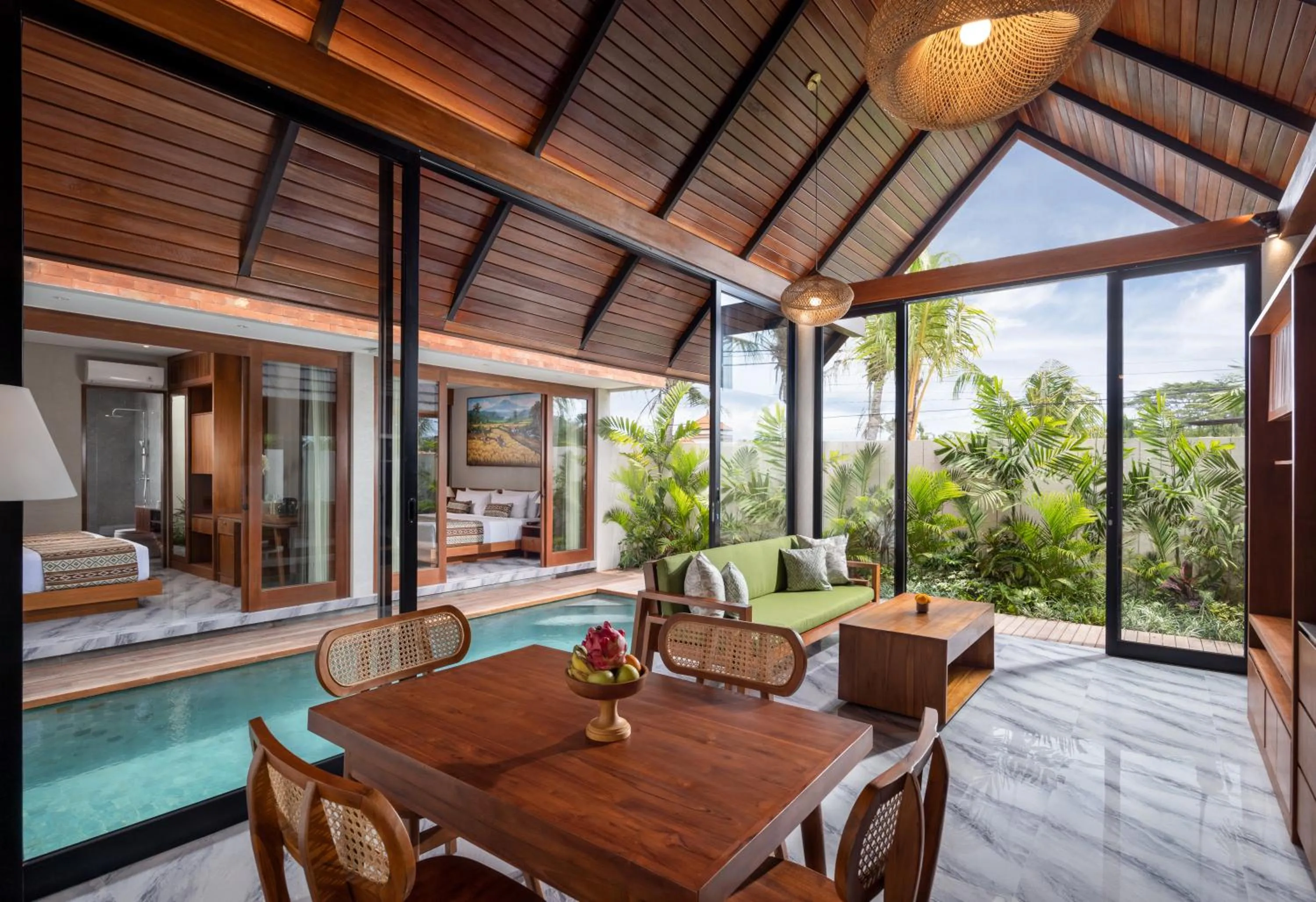 Living room in Unagi Mas Villa by Emana