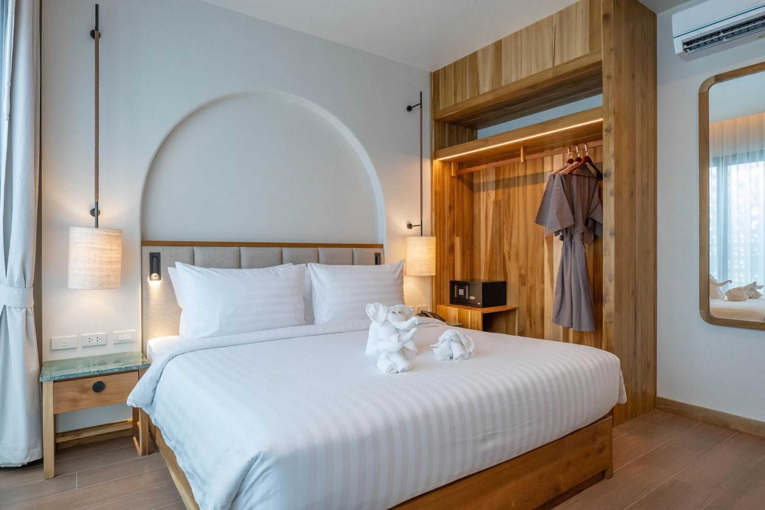 Bed in Phi Phi at Pier