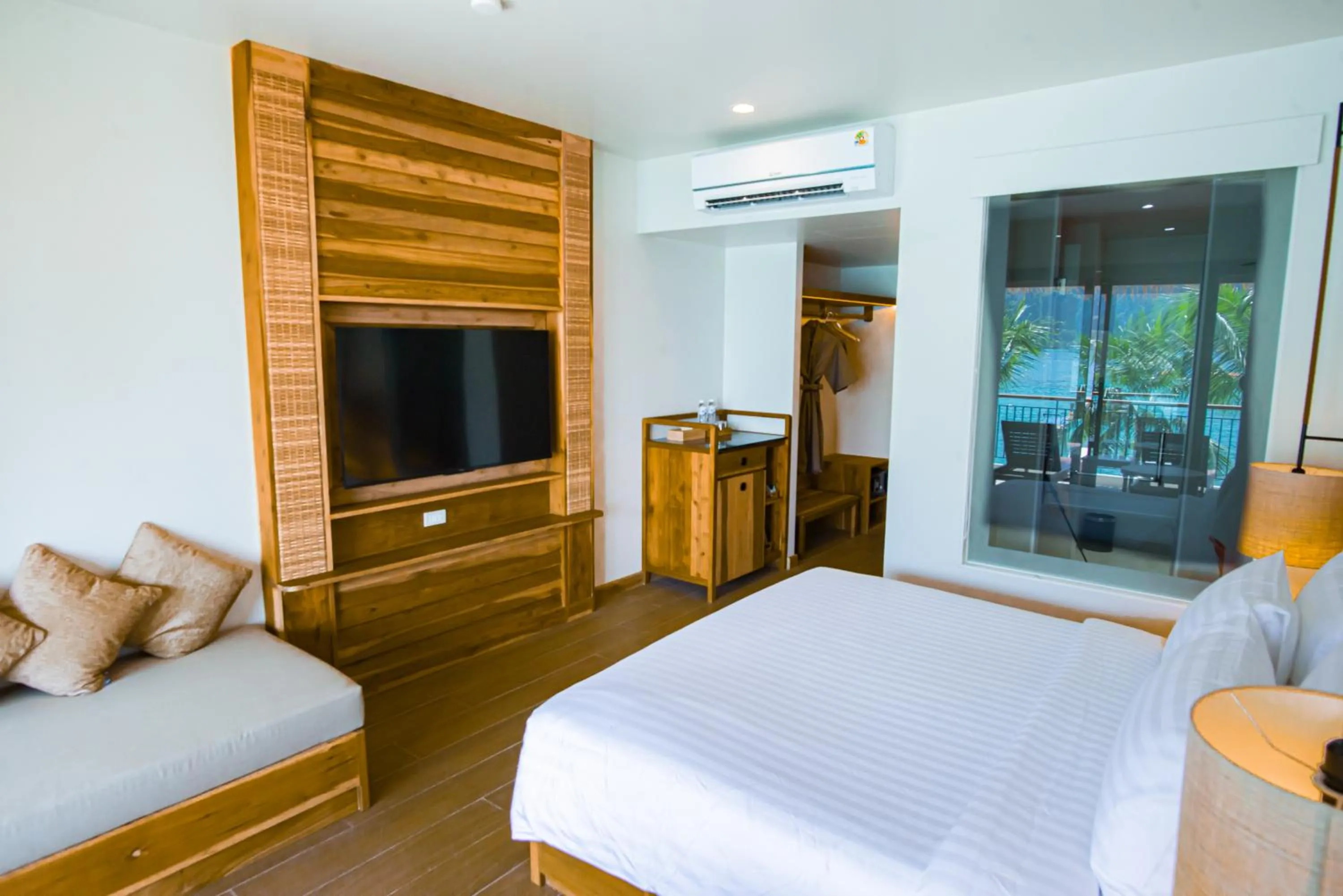 Bed in Phi Phi at Pier