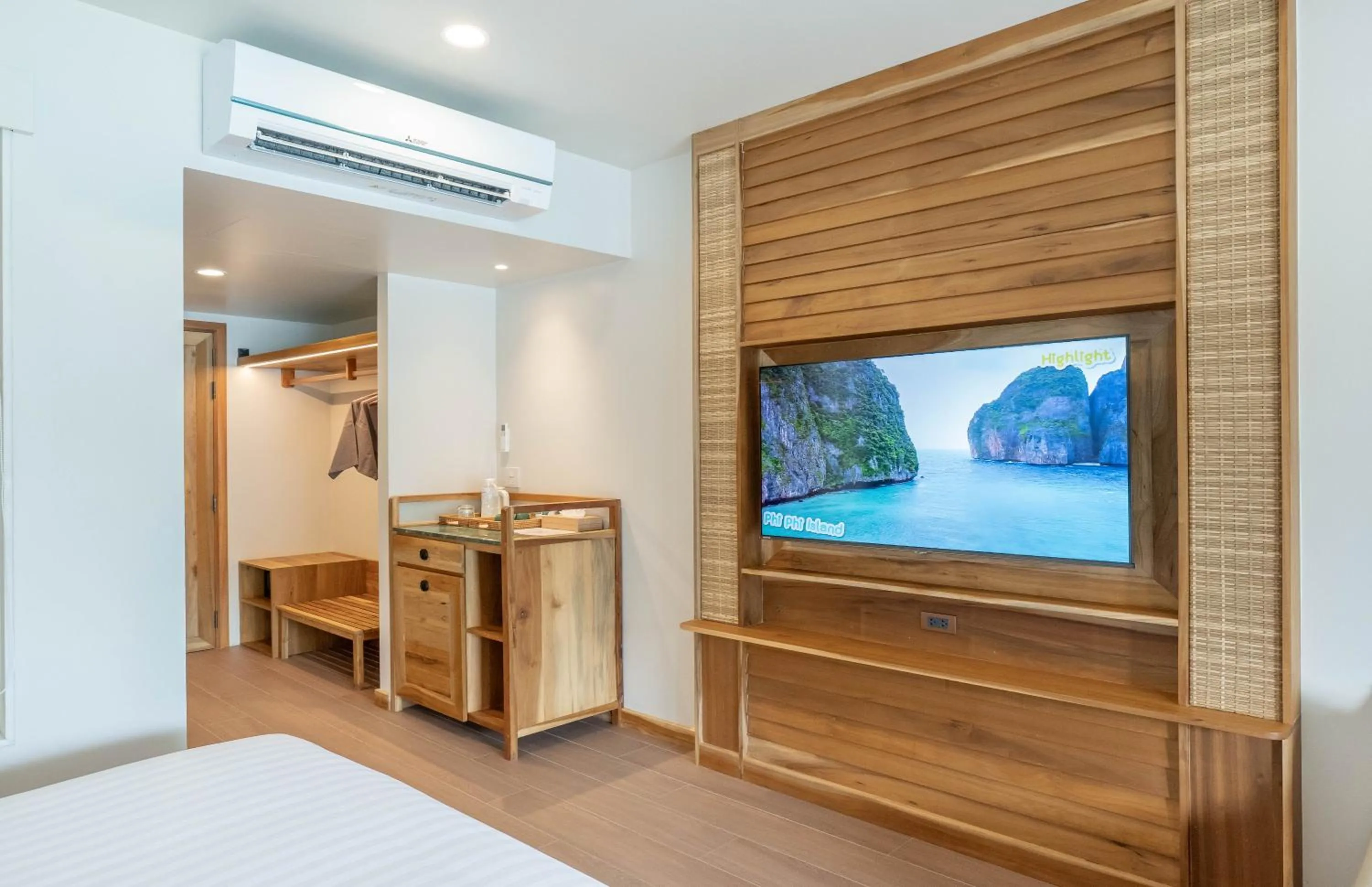 Bed in Phi Phi at Pier