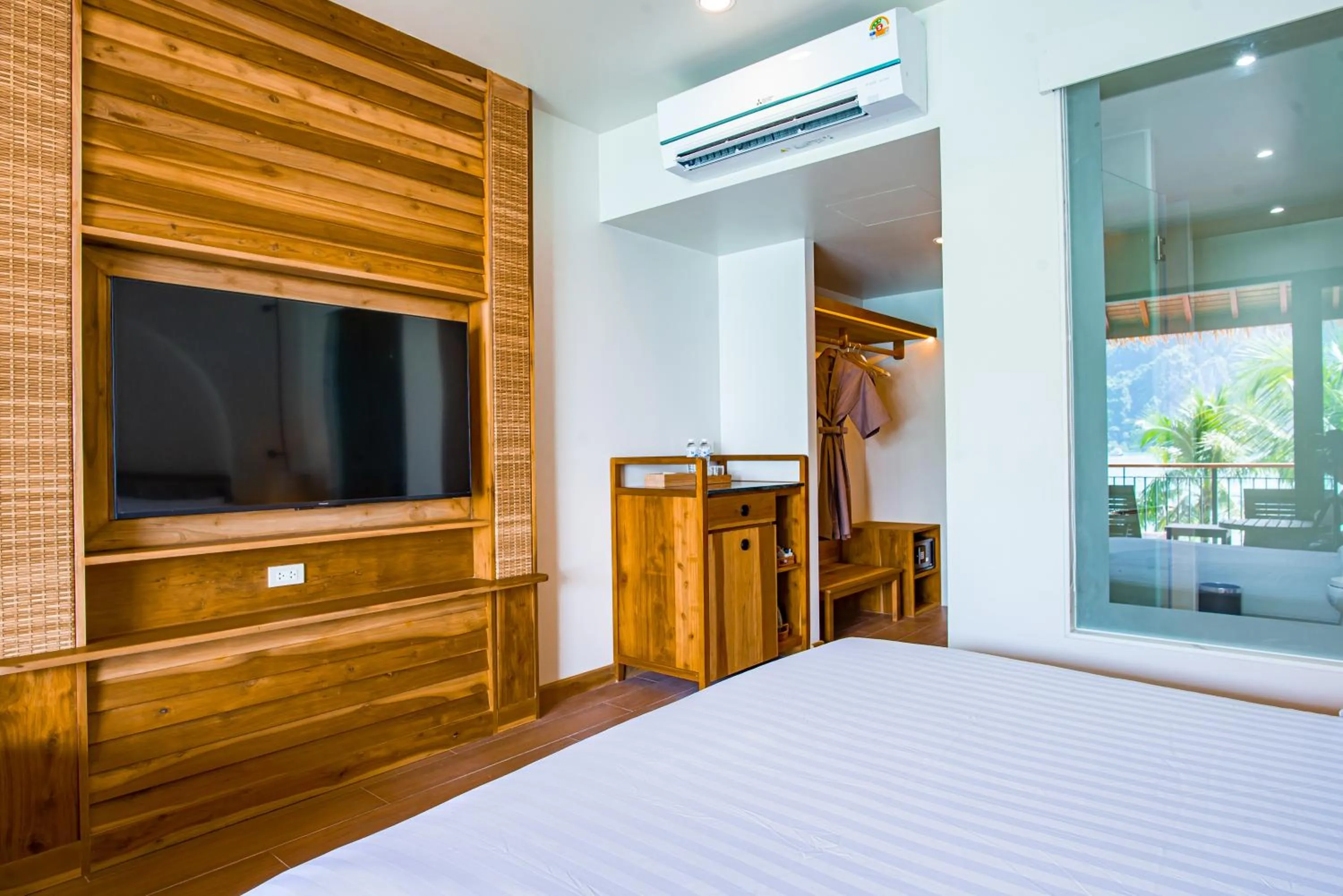 Bed in Phi Phi at Pier