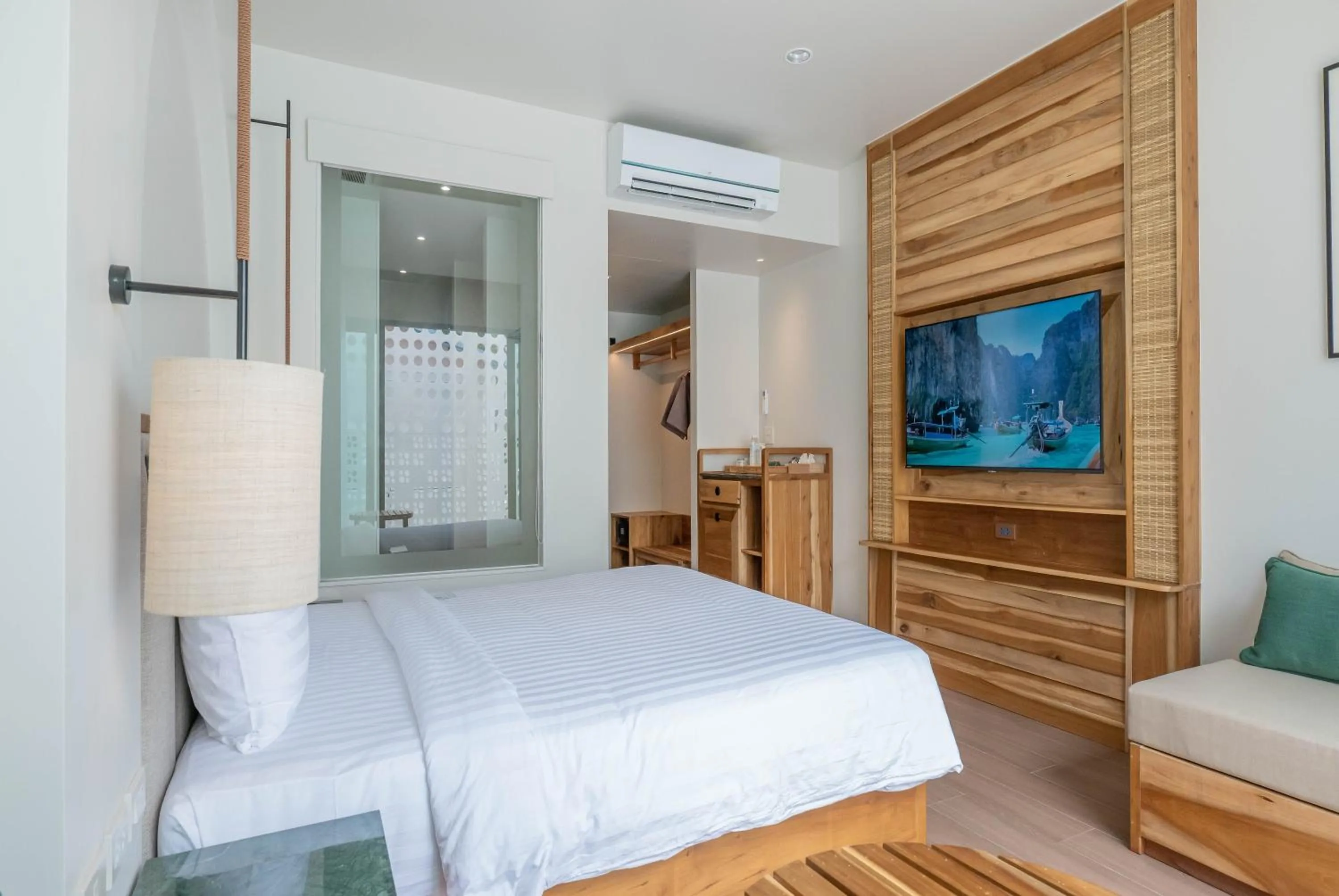 Bed in Phi Phi at Pier