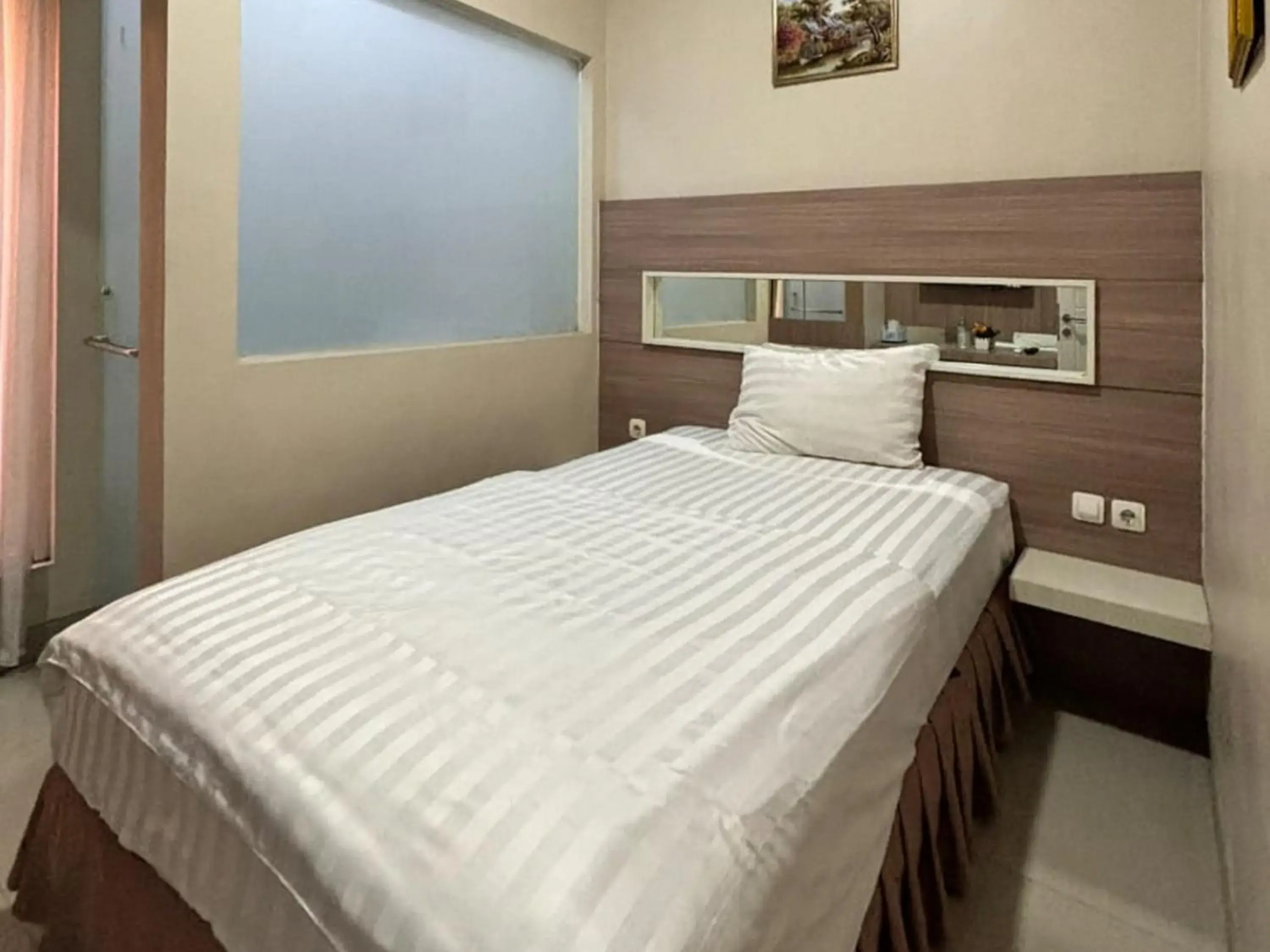 Single Room - single occupancy in Homestay Harmony Syariah RedPartner Near Juanda T2 Single Room - single occupancy in Homestay Harmony Syariah RedPartner Near Juanda T2