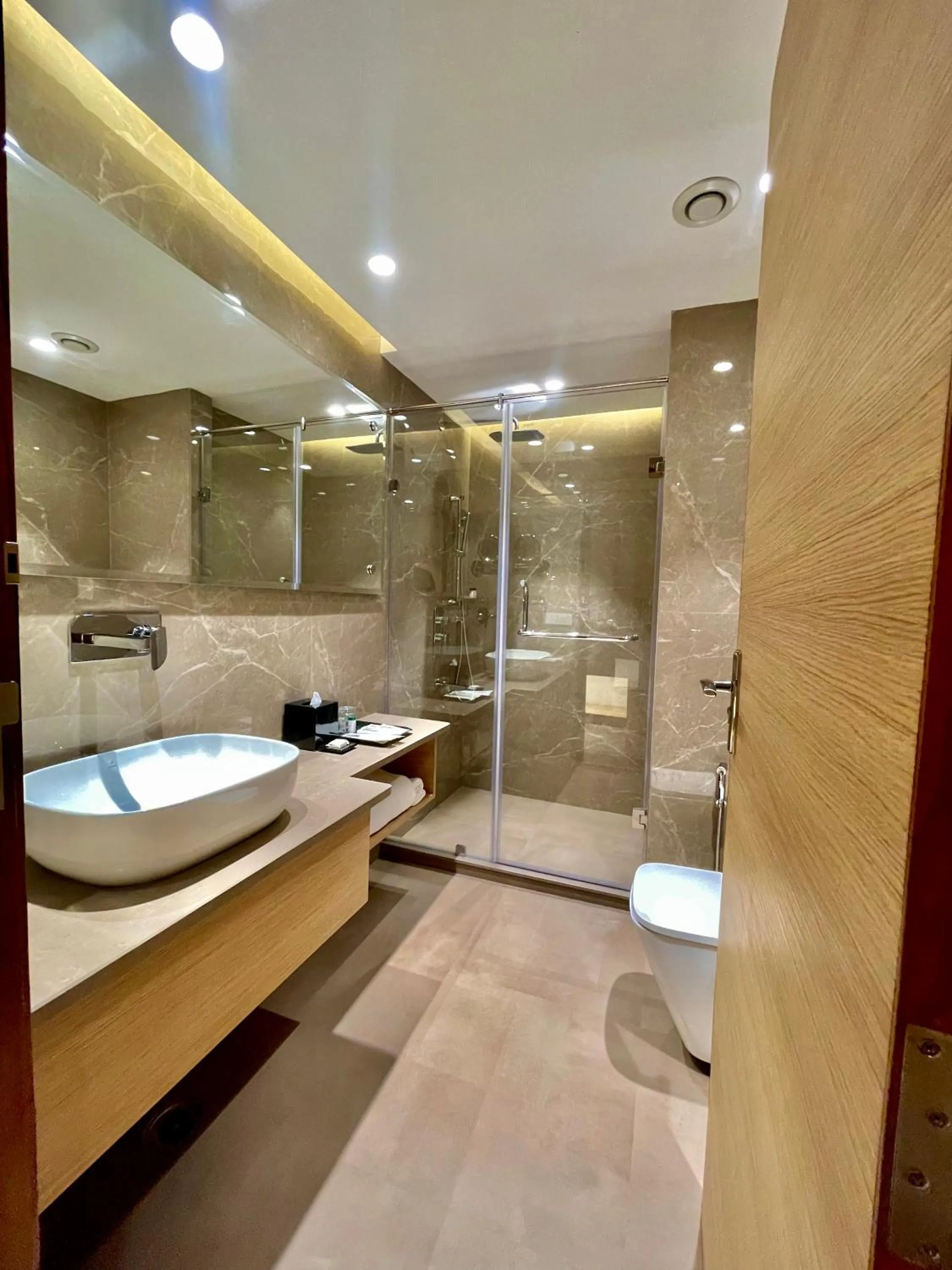 Bathroom in Best Western Matra Kasauli