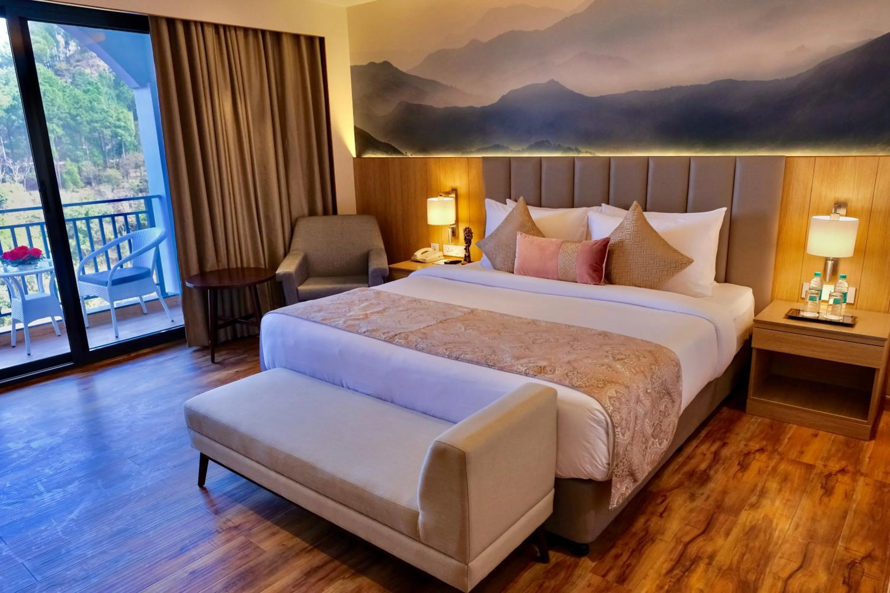 Bed in Best Western Matra Kasauli