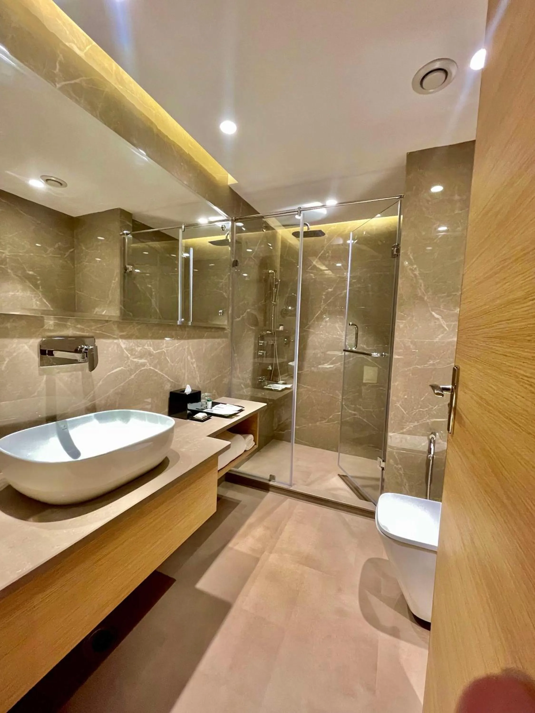 Bathroom in Best Western Matra Kasauli