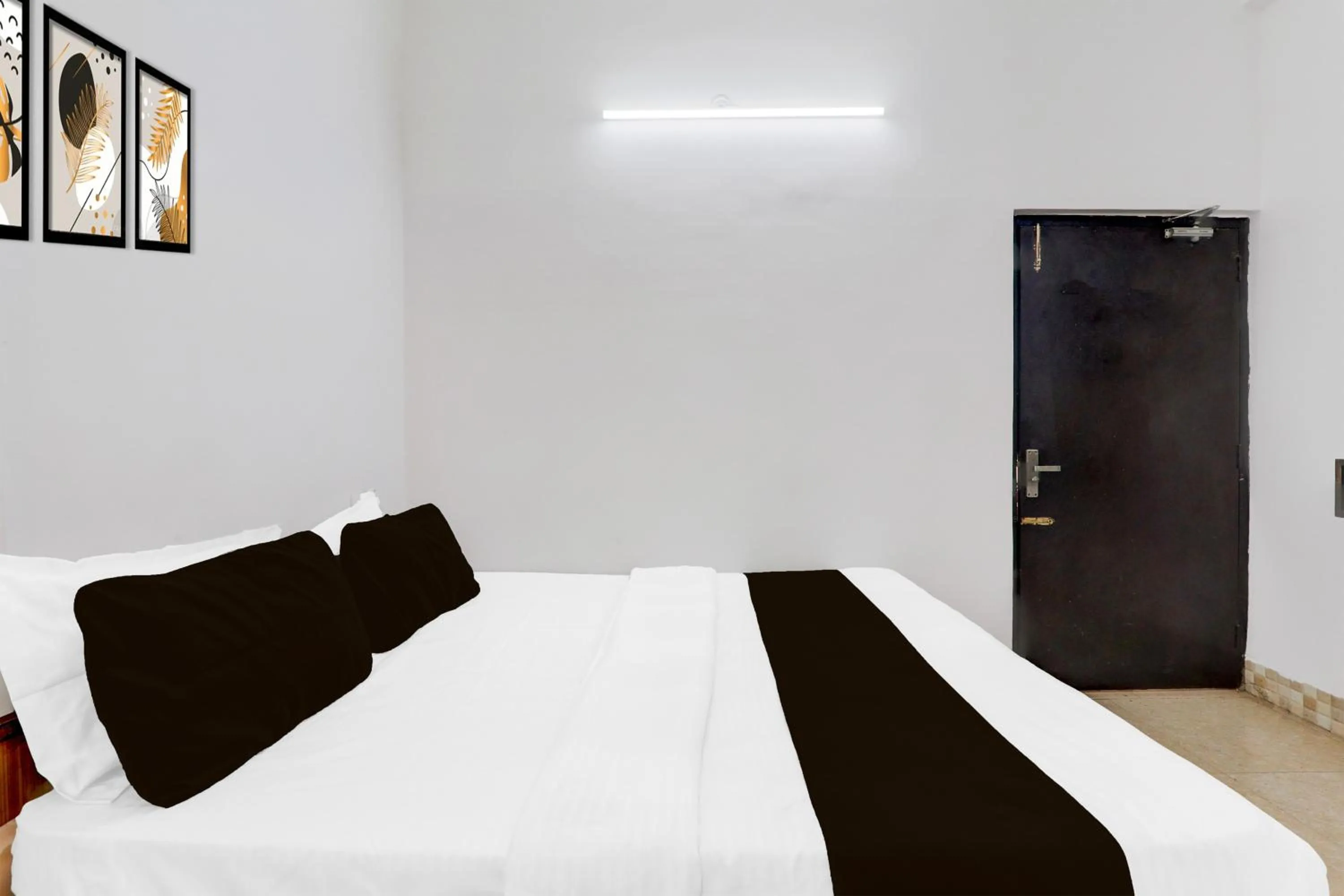 Super Hotel O Insaf Nagar Munshipuliya formerly Vibrant