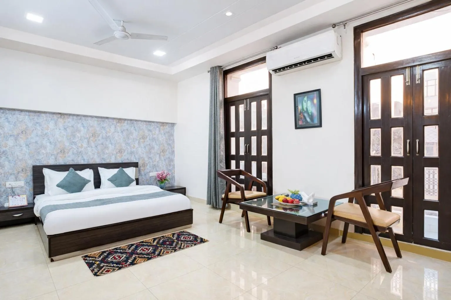 Deluxe Double Room with Balcony - single occupancy in Shyama inn by Rivlet