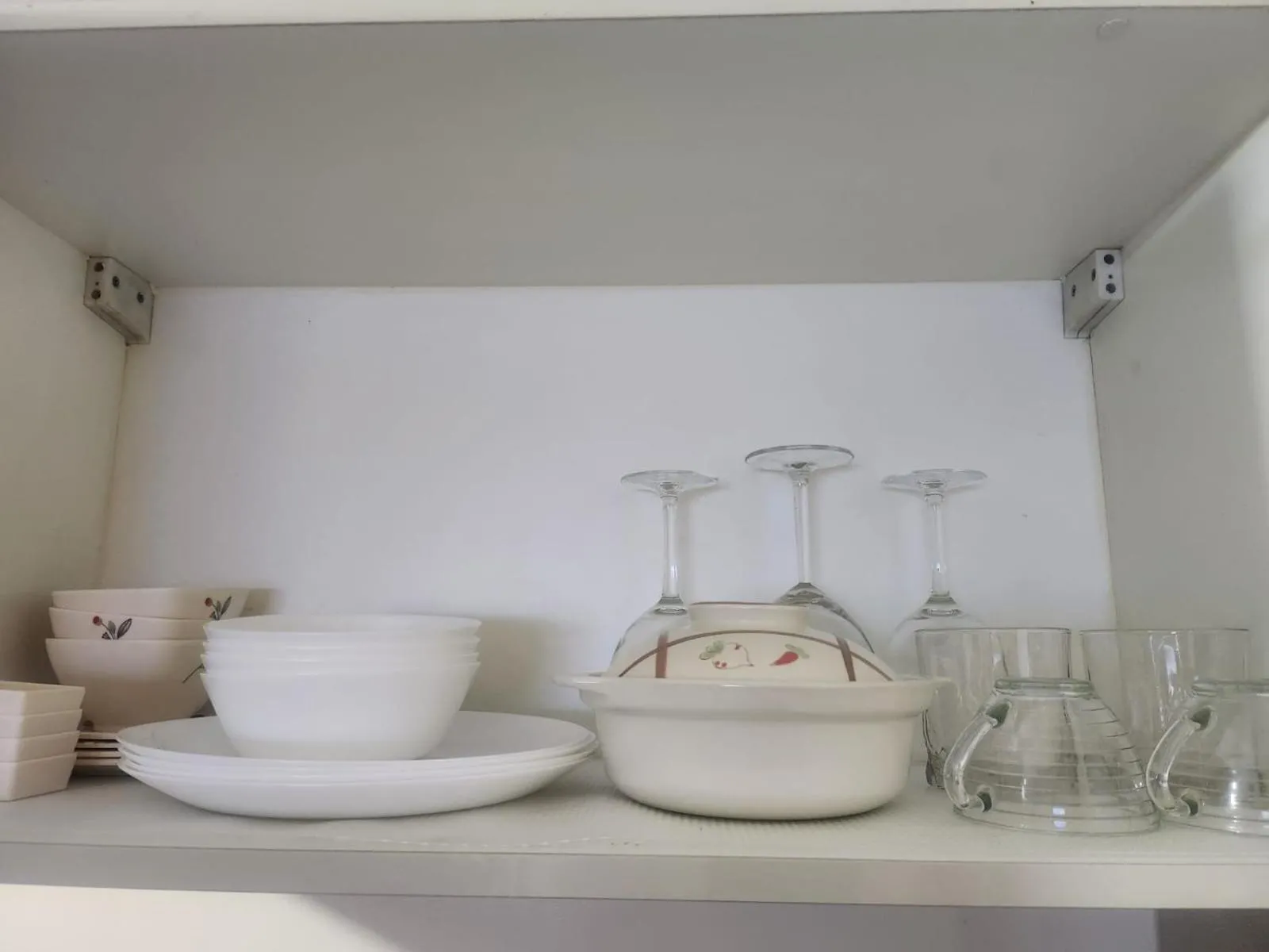Kitchen or kitchenette in Owls and Larks BnB 300mbps WiFi, Netflix, Coffee