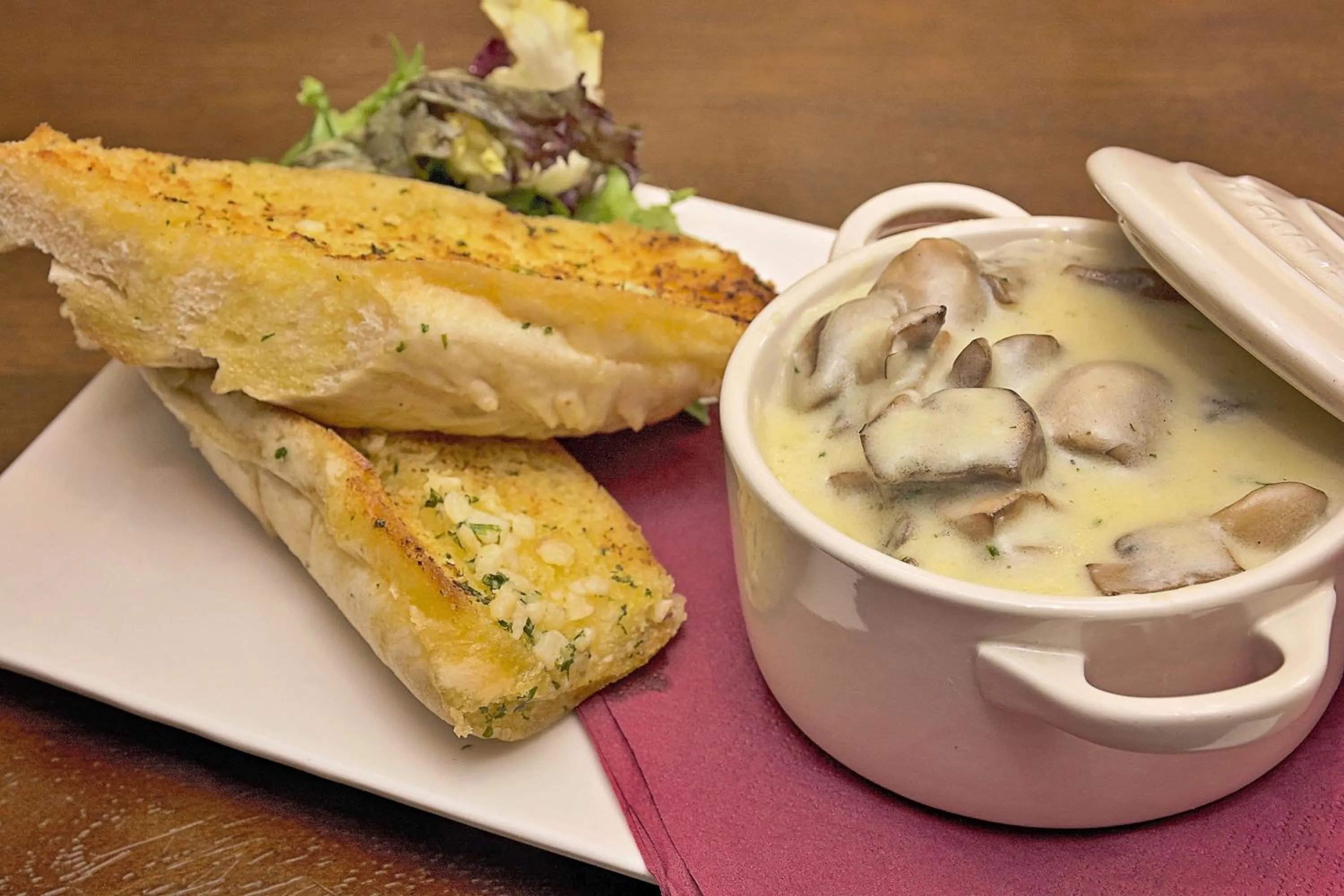 Food close-up in The Oakwheel