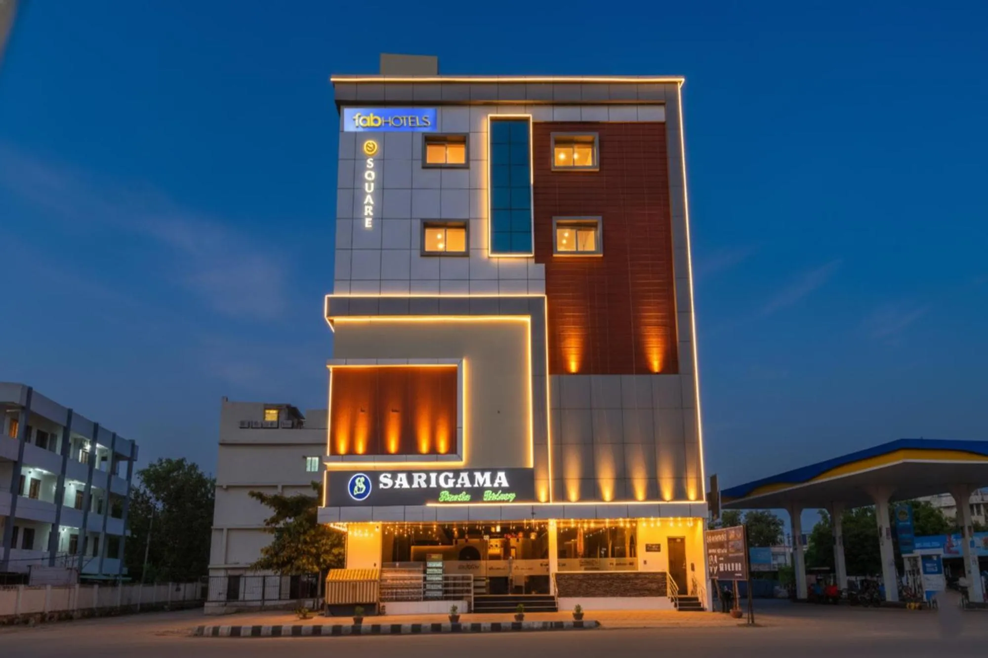 FabHotel Sky Land
