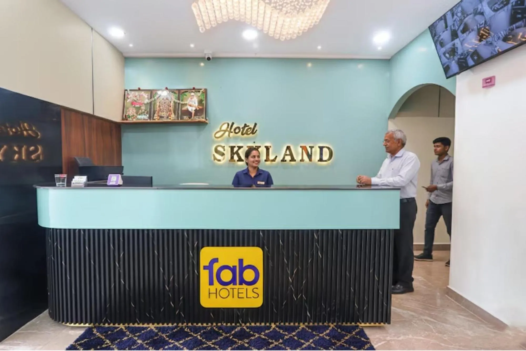 FabHotel Sky Land