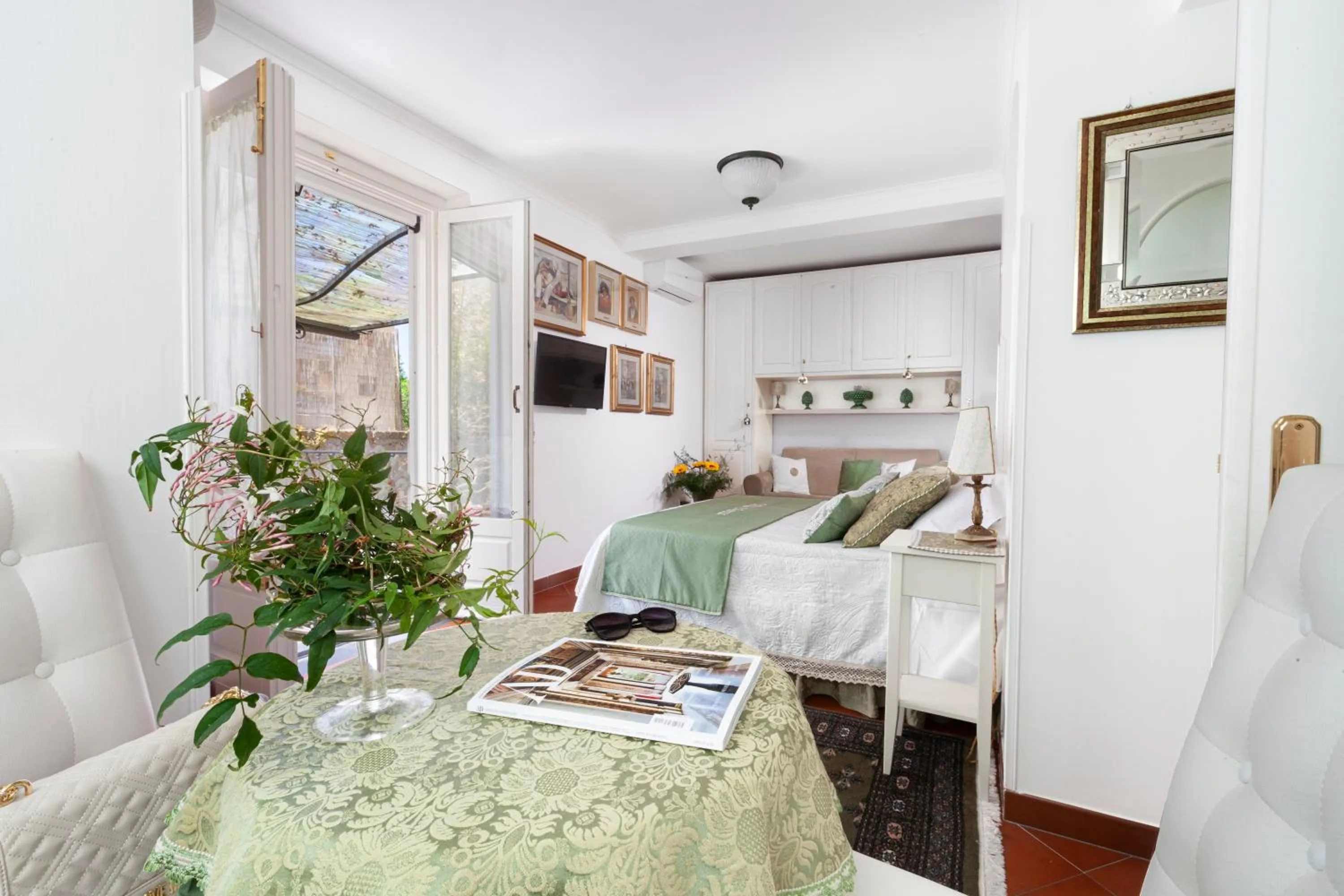 Bedroom in Villa Maresca B&B