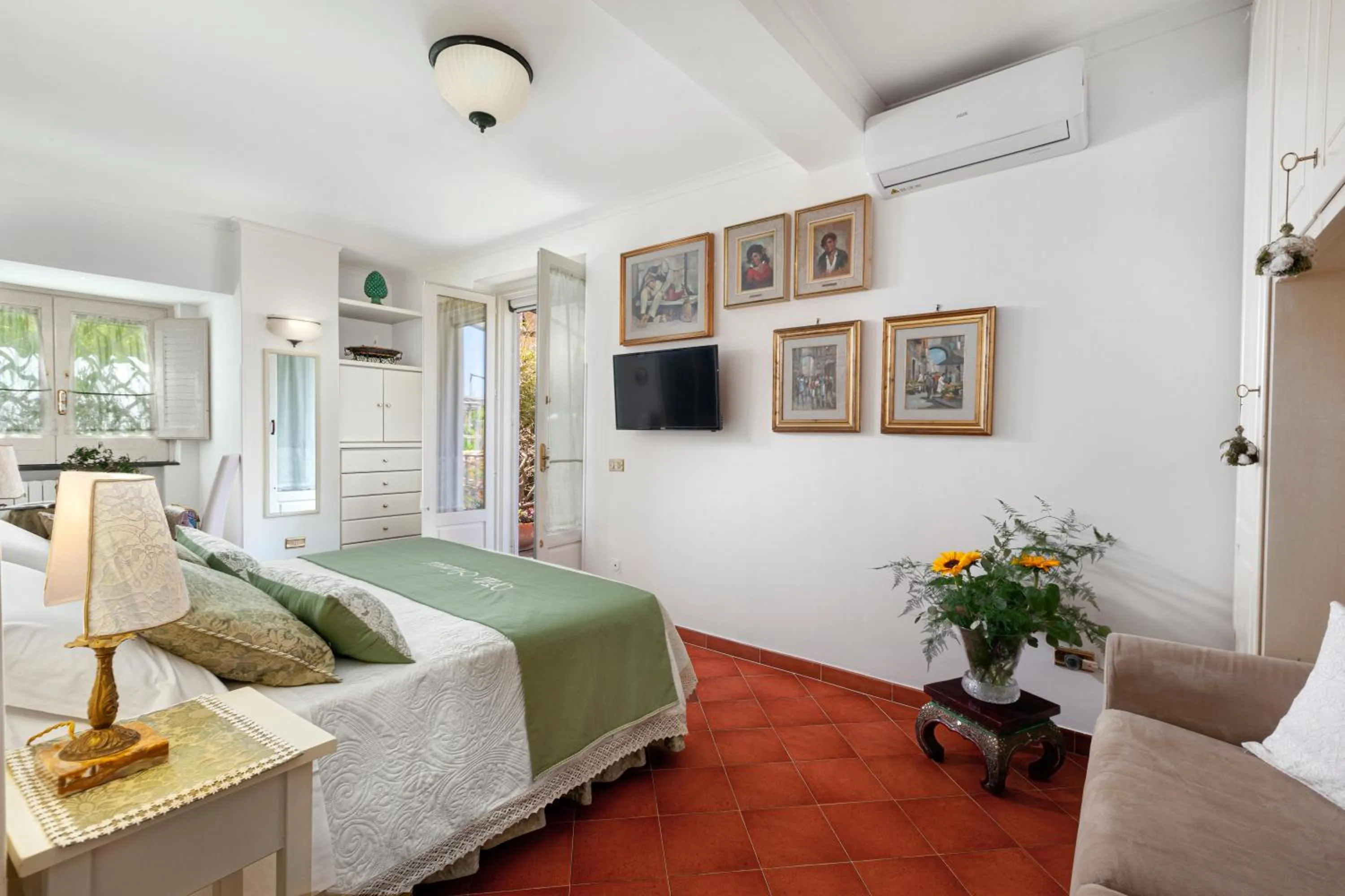 Photo of the whole room, Bed in Villa Maresca B&B