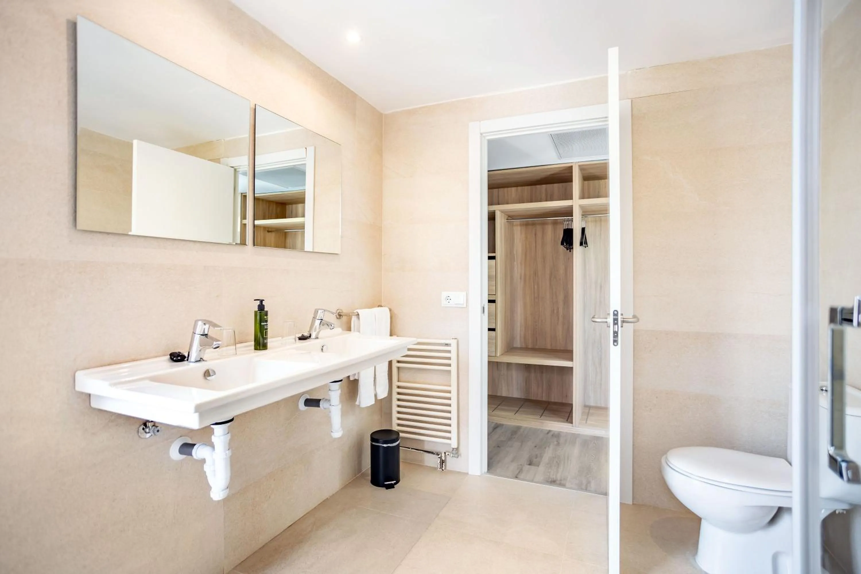 Bathroom in Morlans Garden