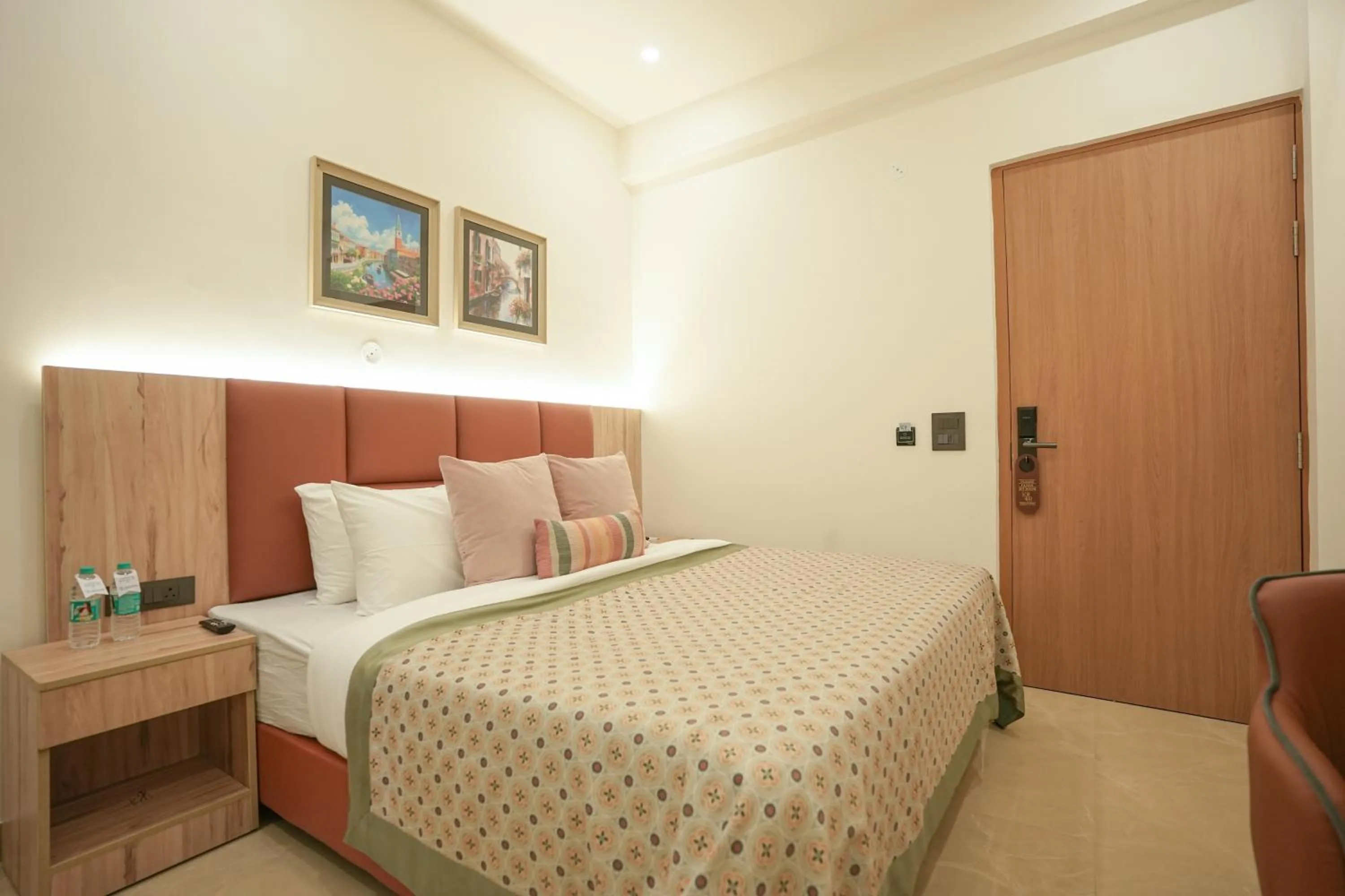Bedroom, Bed in Kaashvi Residency - Managed by Atithi House
