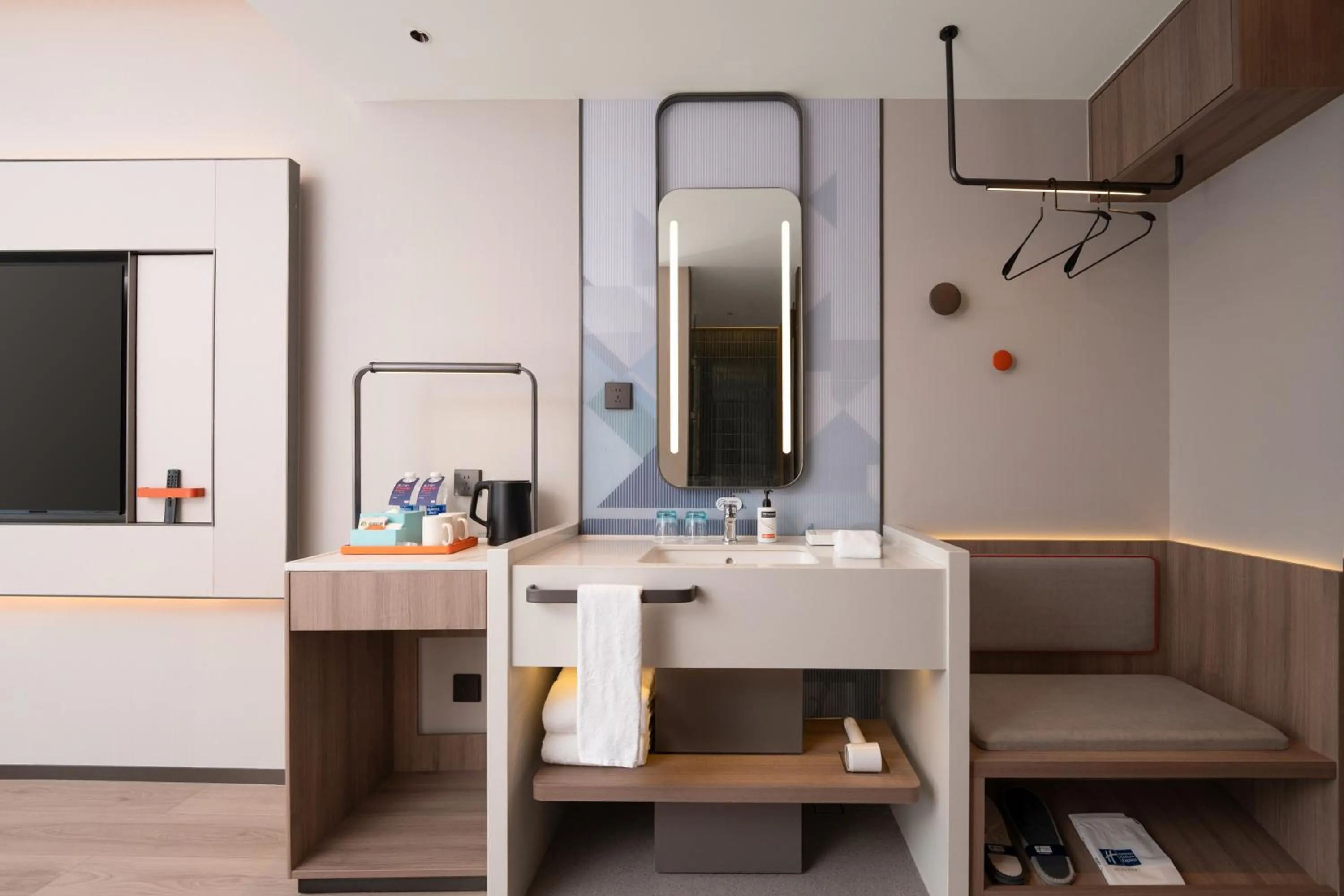 Holiday Inn Express Chongqing Ciqikou Ancient Town by IHG