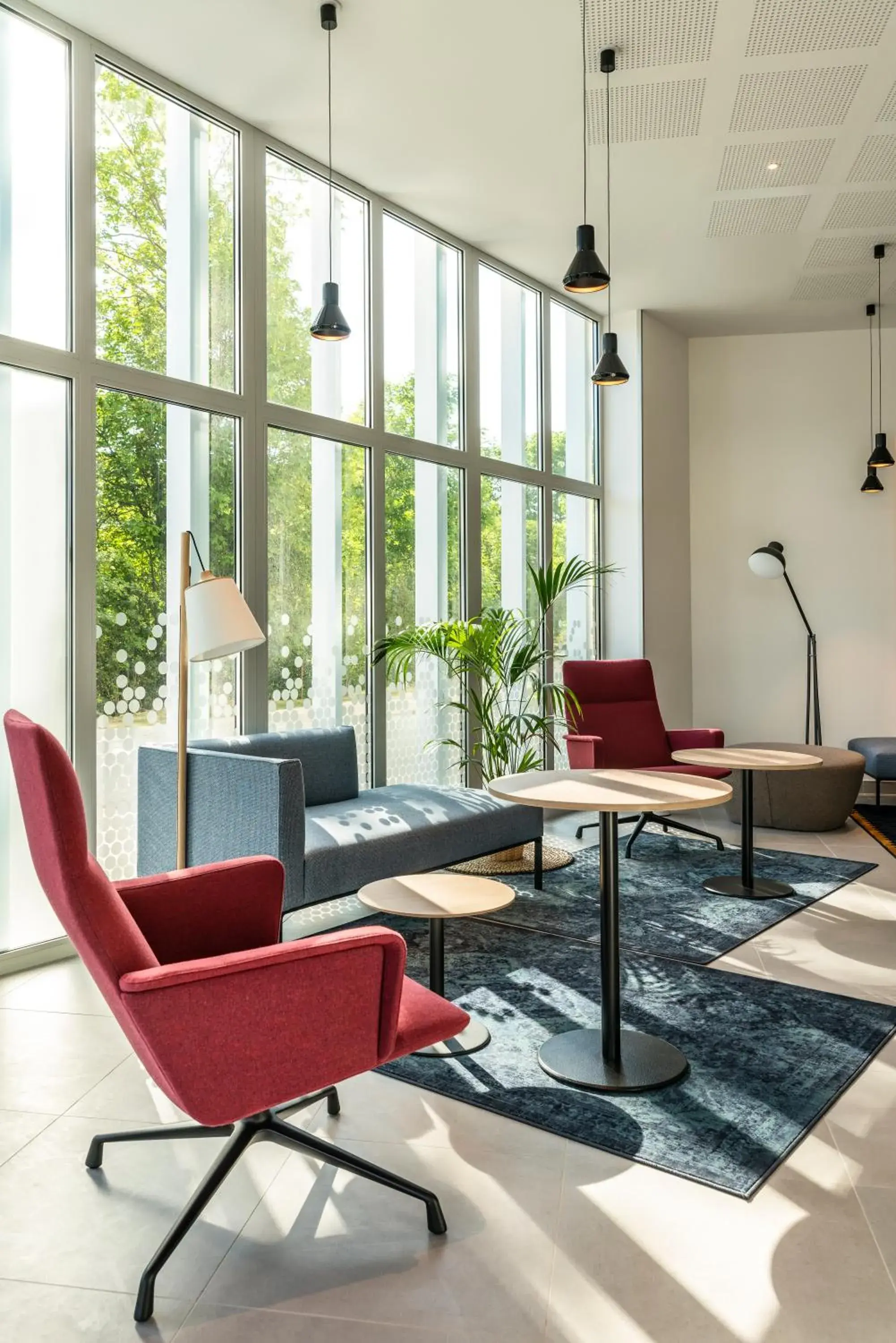 Property building in Holiday Inn Express & Suites Reims - Rives de Vesle by IHG Property building in Holiday Inn Express & Suites Reims - Rives de Vesle by IHG