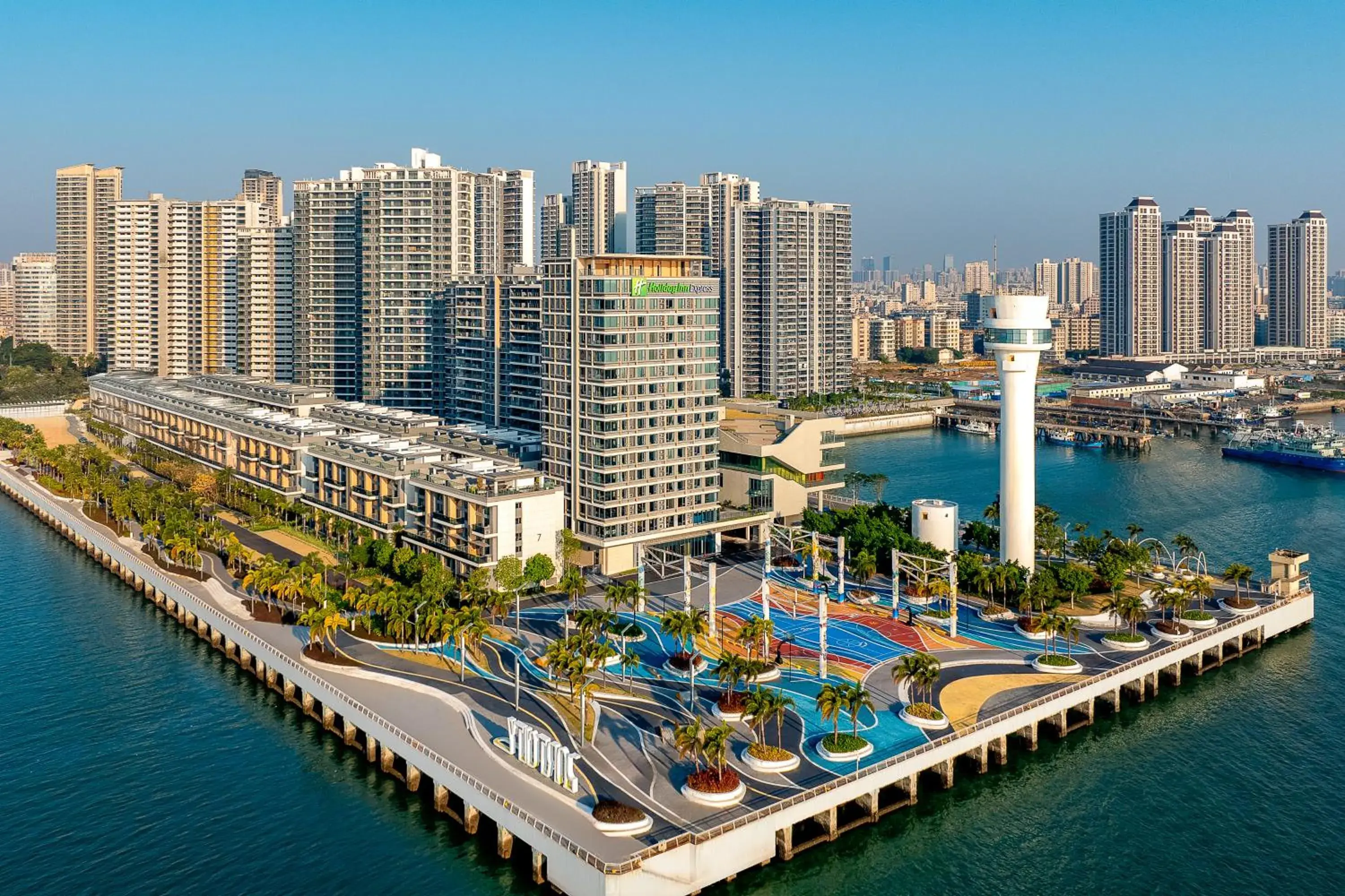 Property building in Holiday Inn Express Zhanjiang Coast by IHG Property building in Holiday Inn Express Zhanjiang Coast by IHG