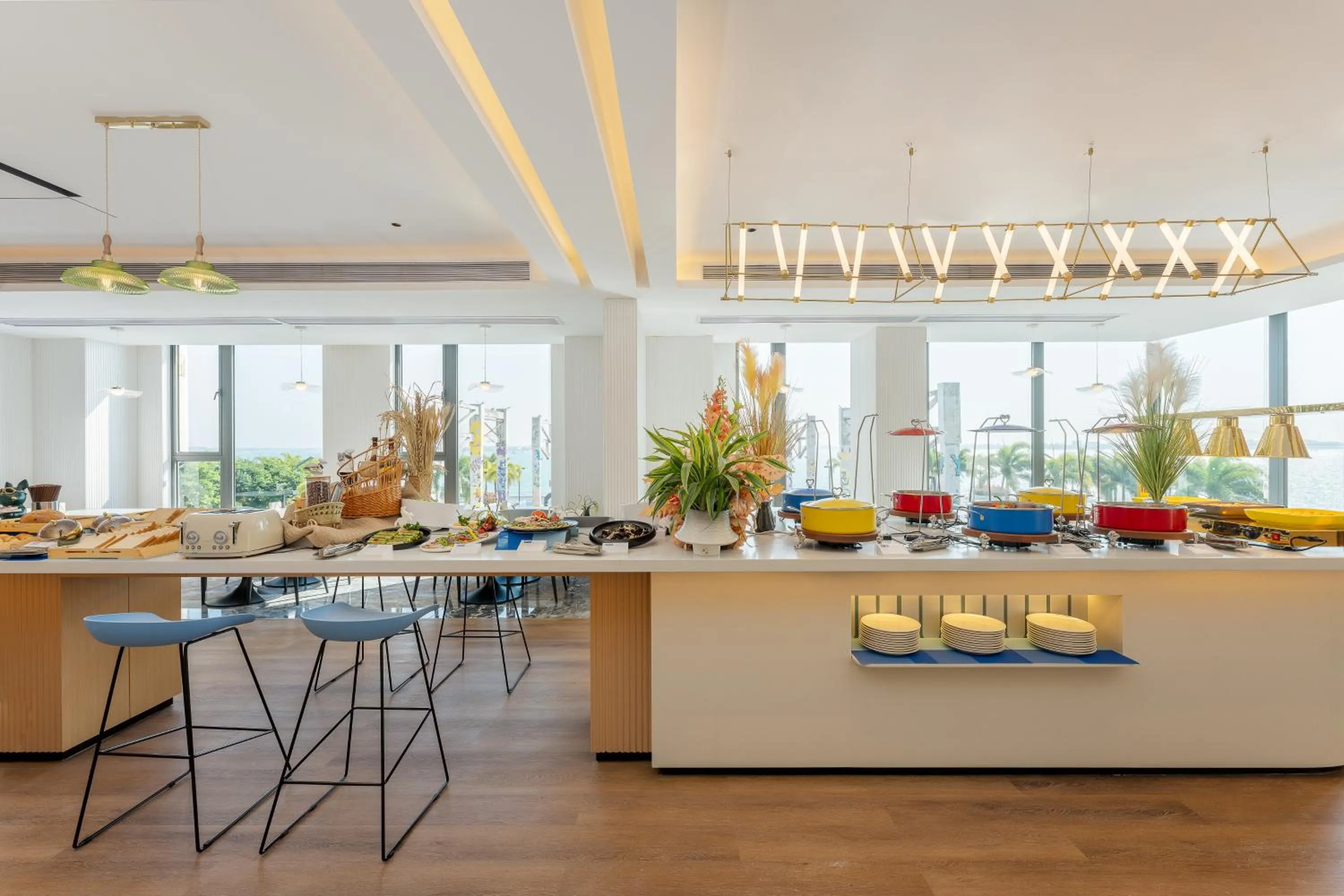 Restaurant/places to eat in Holiday Inn Express Zhanjiang Coast by IHG