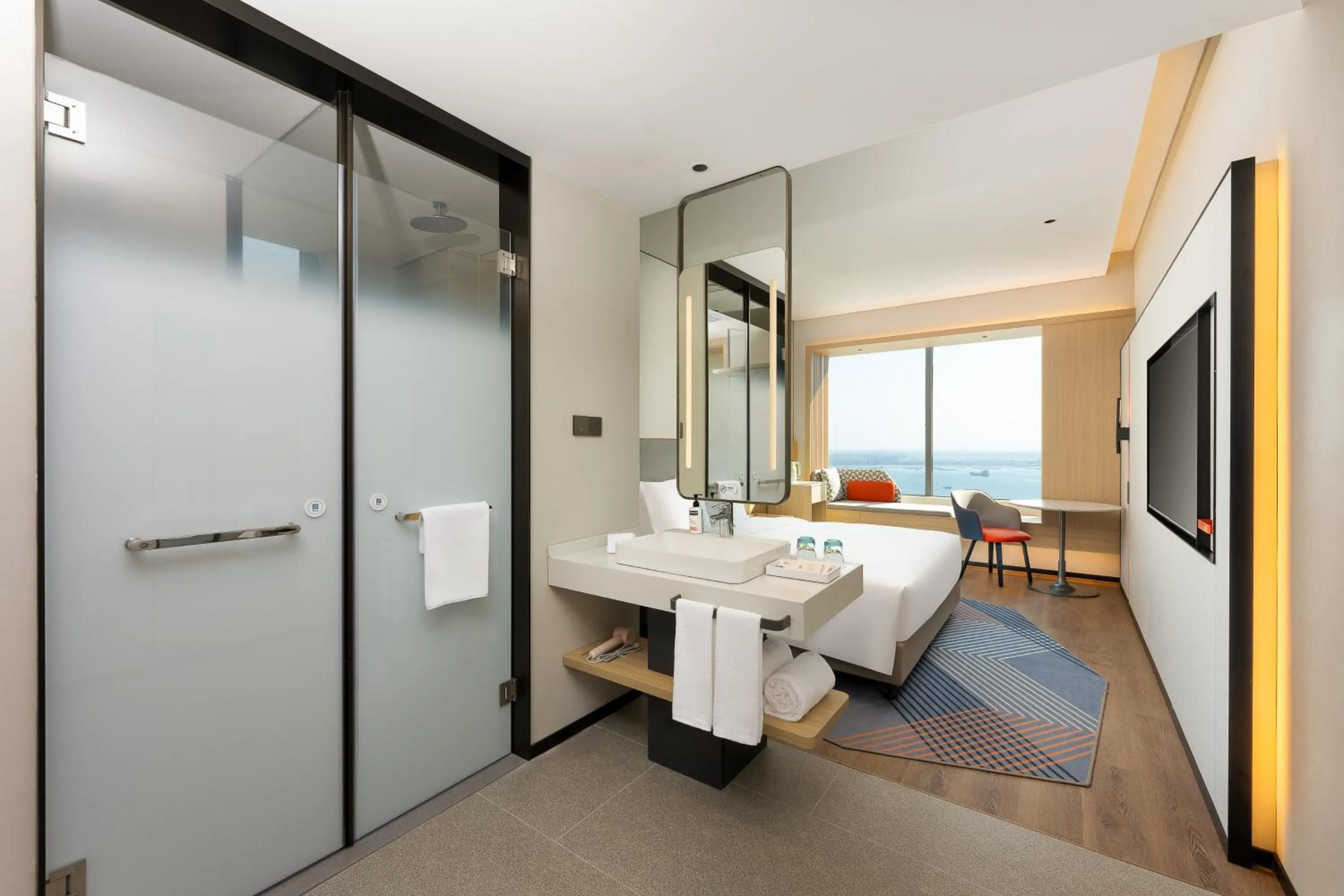 Photo of the whole room in Holiday Inn Express Zhanjiang Coast by IHG