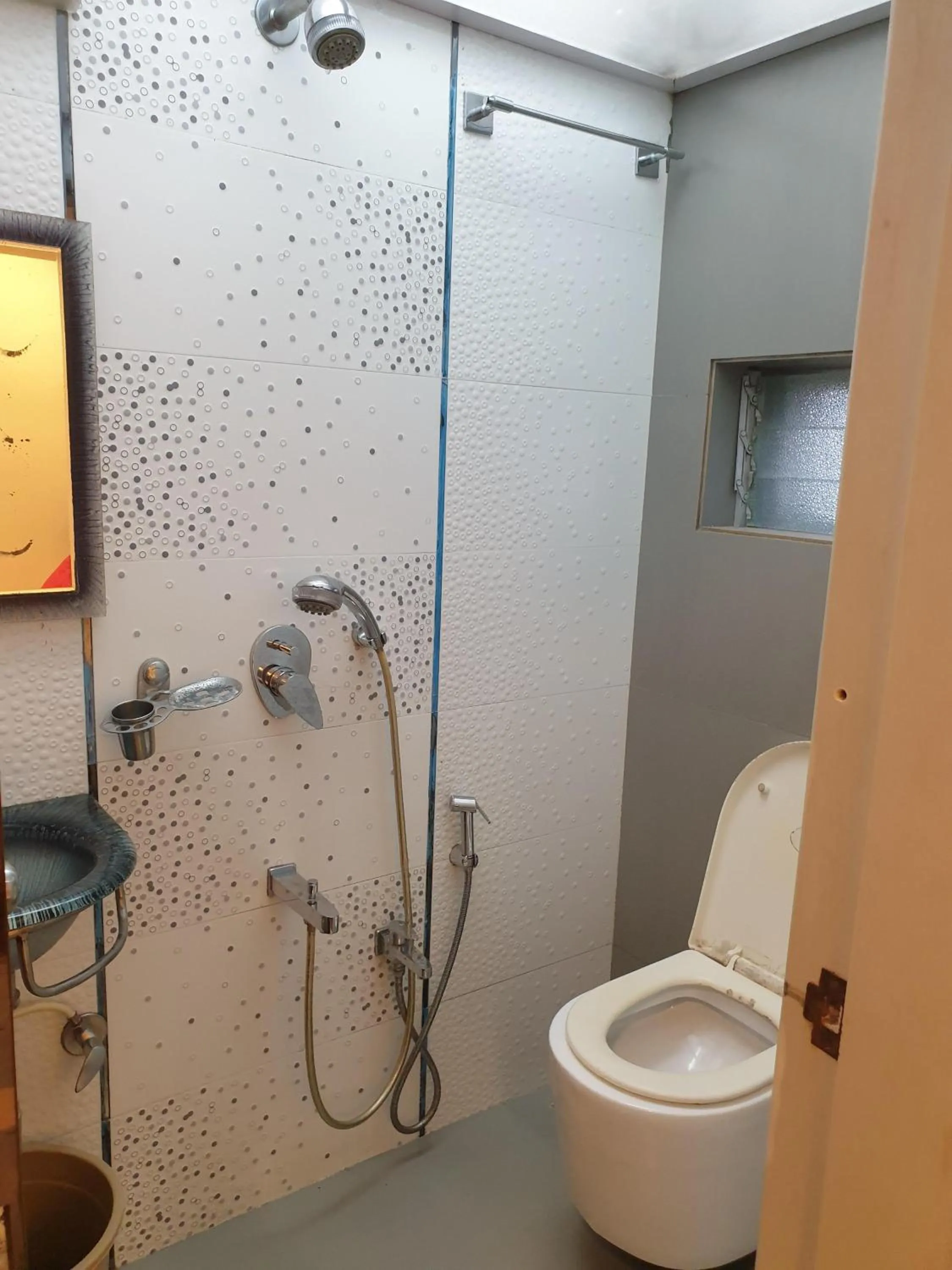 Shower in Hotel Gulf