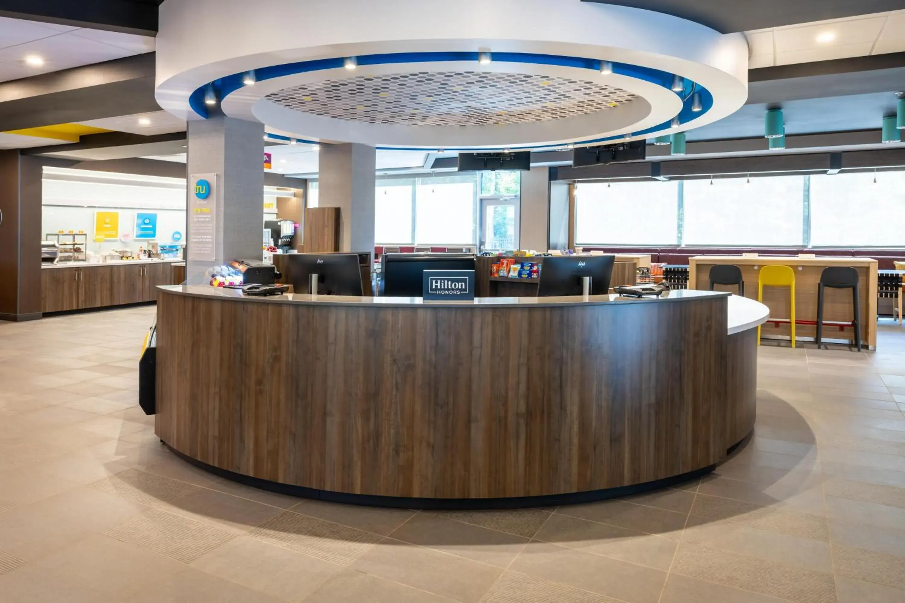 Lobby or reception in Tru By Hilton Commerce Lobby or reception in Tru By Hilton Commerce