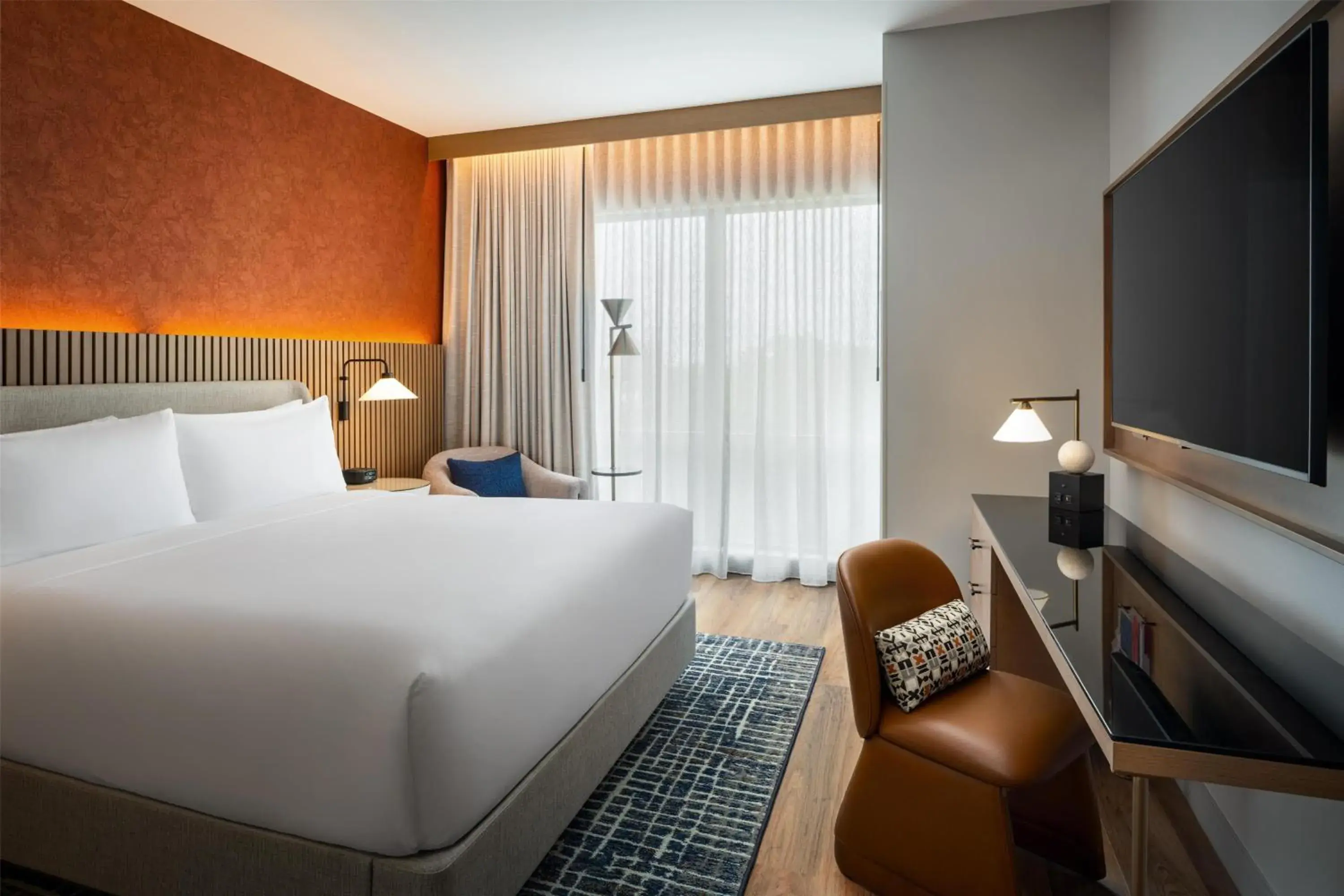 King Room in The Nobleman Fort Worth, Tapestry Collection By Hilton King Room in The Nobleman Fort Worth, Tapestry Collection By Hilton