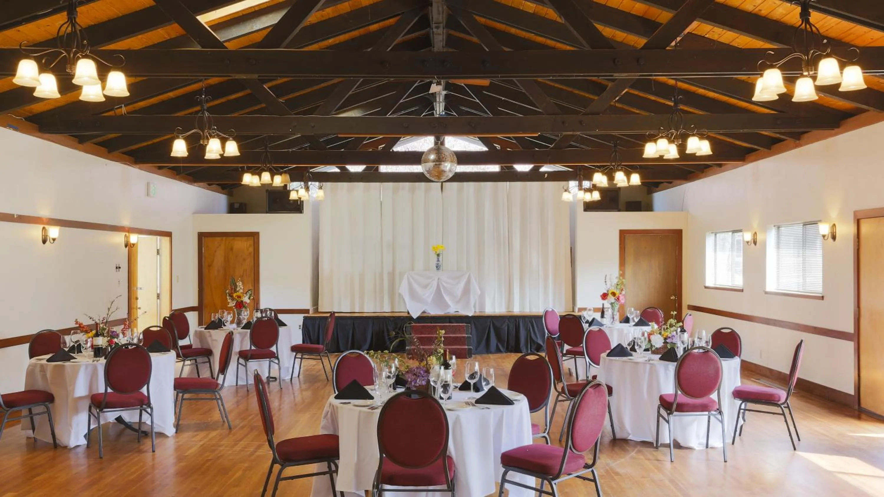 Restaurant/places to eat in Benbow Historic Inn