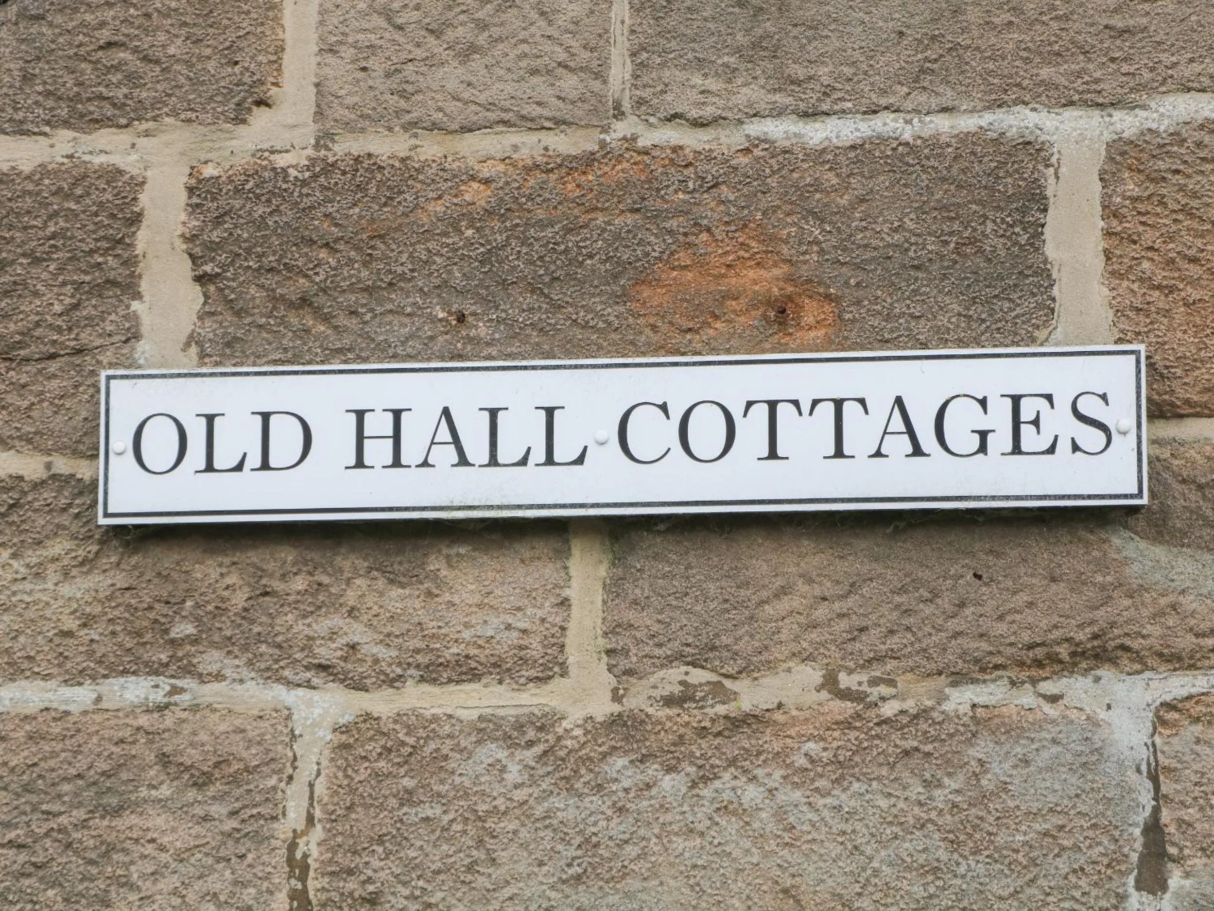 Property building in Old Hall Cottages