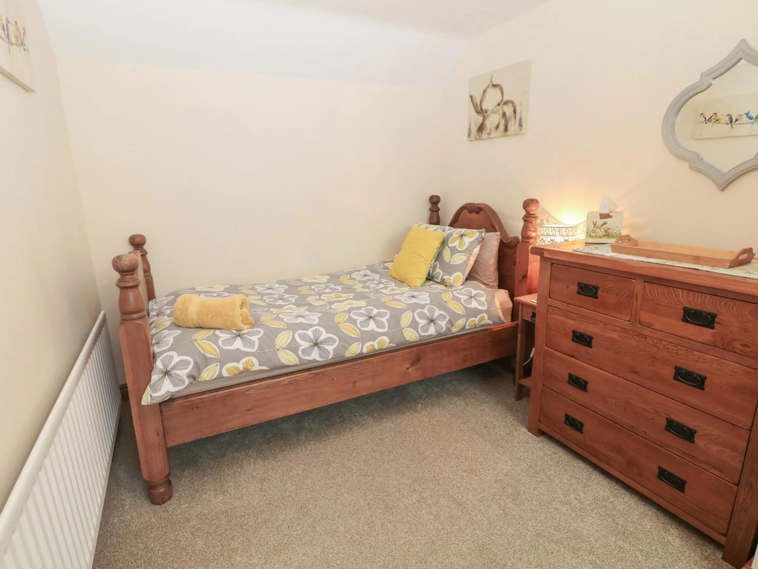 Property building, Bed in Old Hall Cottages
