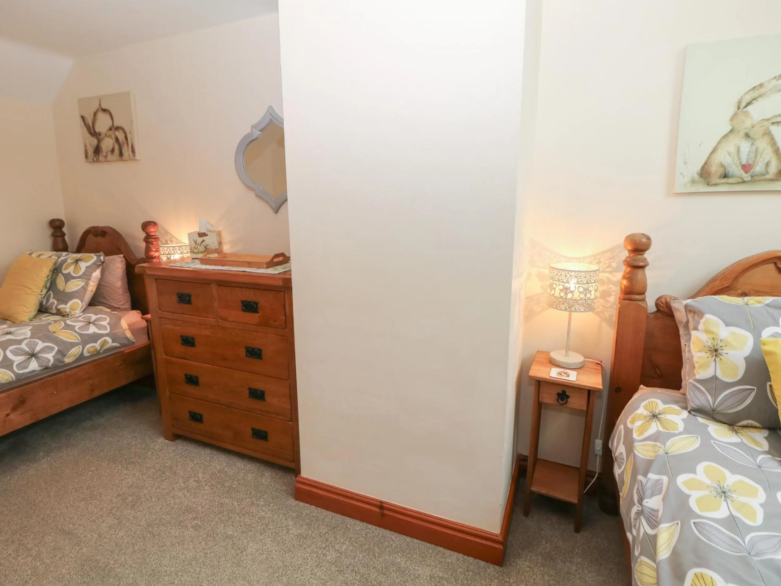 Property building, Bed in Old Hall Cottages