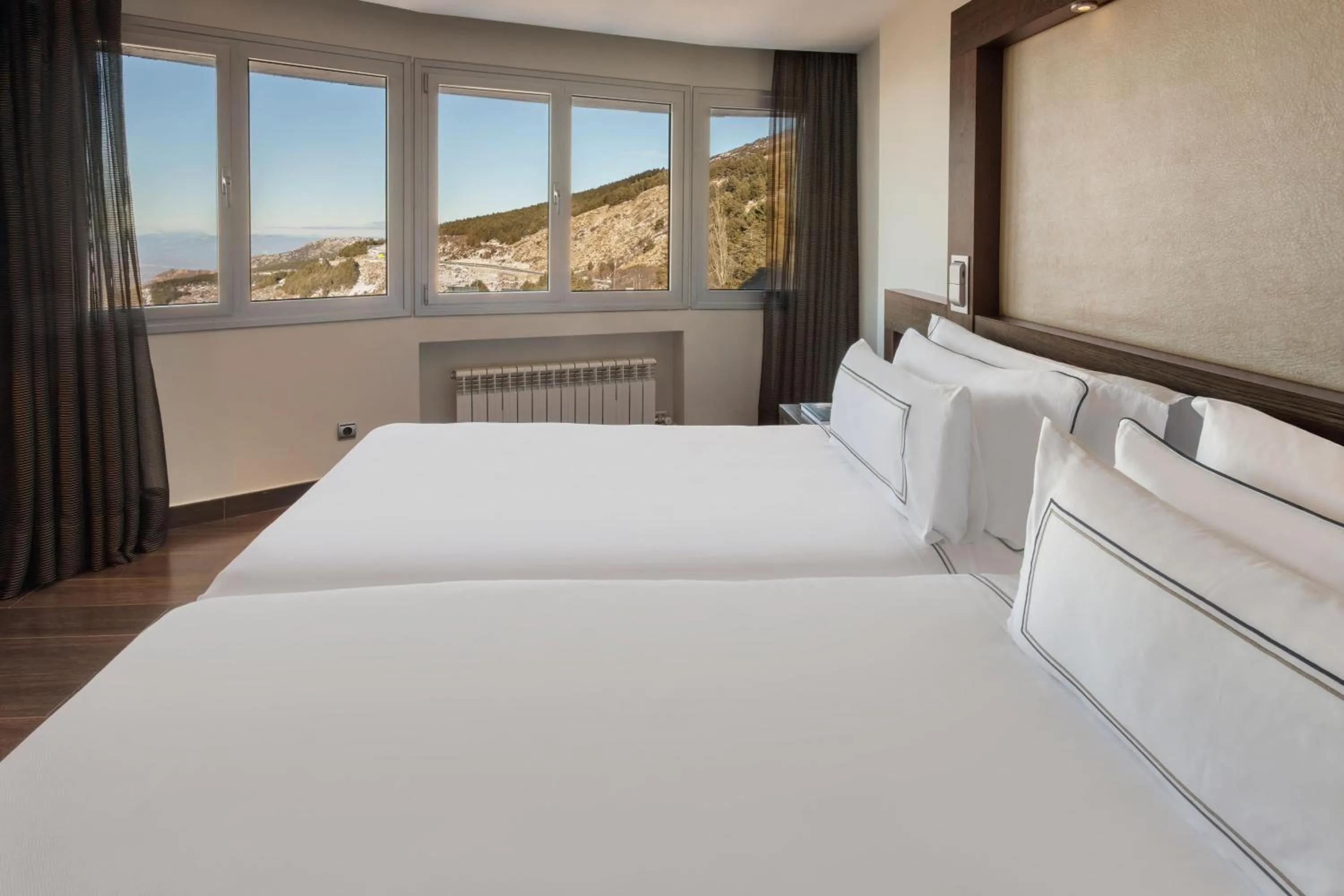 Property building, Bed in Meliá Sol y Nieve