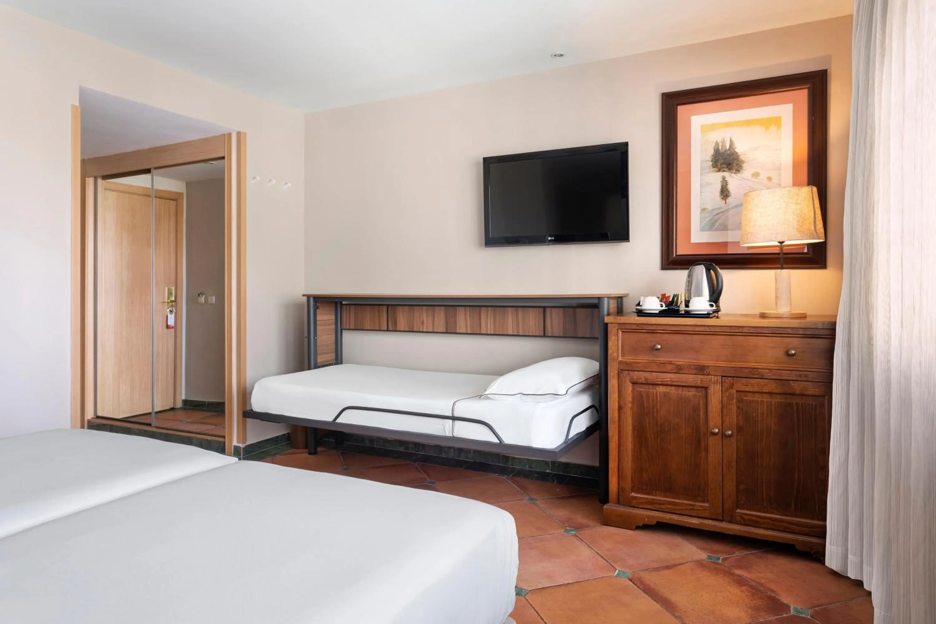 Property building, Bed in Meliá Sol y Nieve