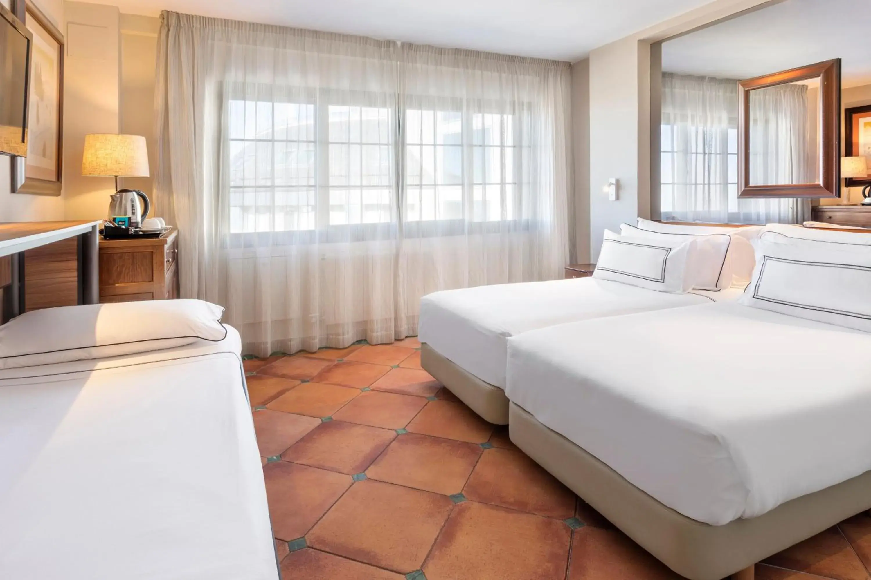 Property building, Bed in Meliá Sol y Nieve Property building, Bed in Meliá Sol y Nieve