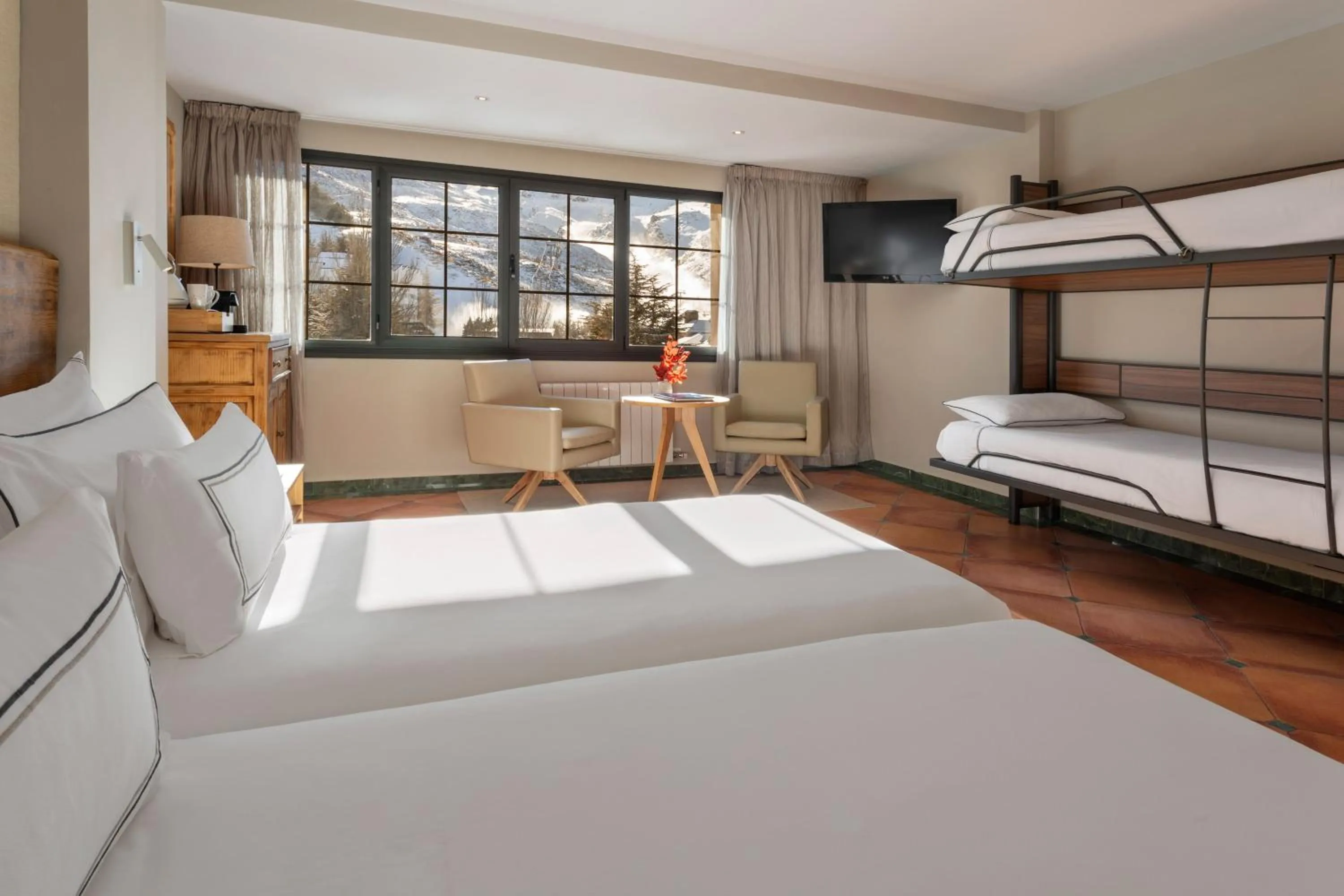 Property building, Bed in Meliá Sol y Nieve