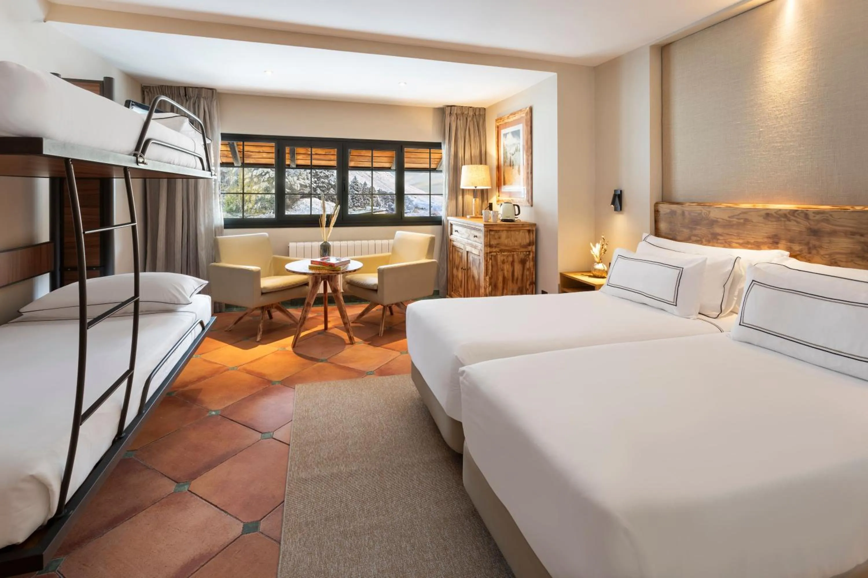 Property building, Bed in Meliá Sol y Nieve