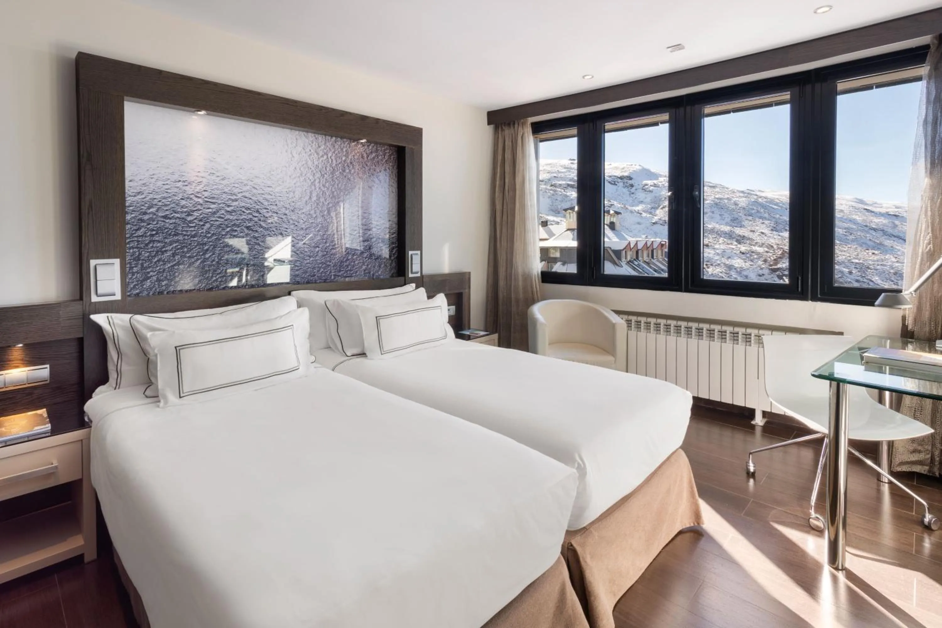 Property building, Bed in Meliá Sol y Nieve