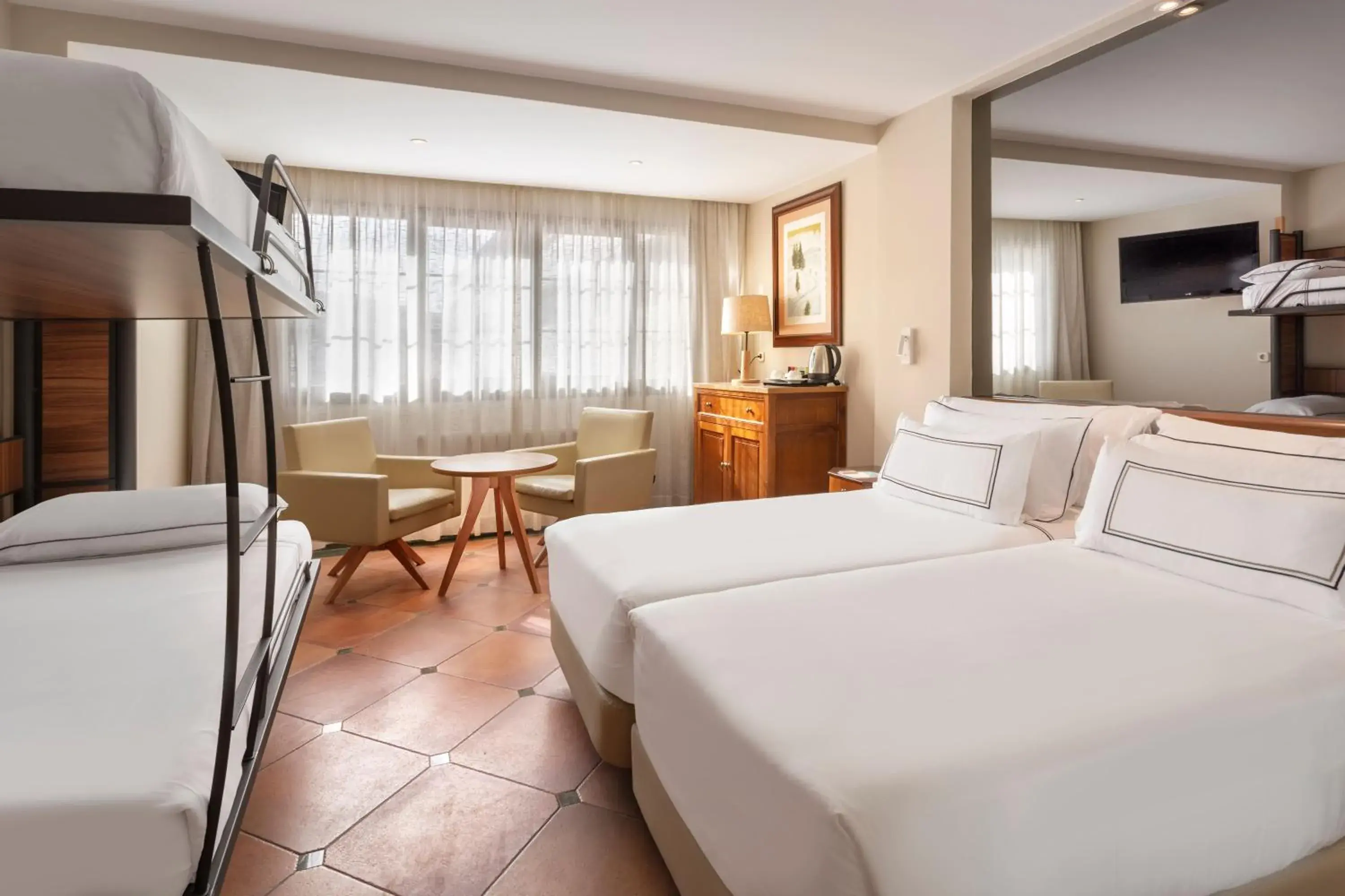 Property building, Bed in Meliá Sol y Nieve Property building, Bed in Meliá Sol y Nieve