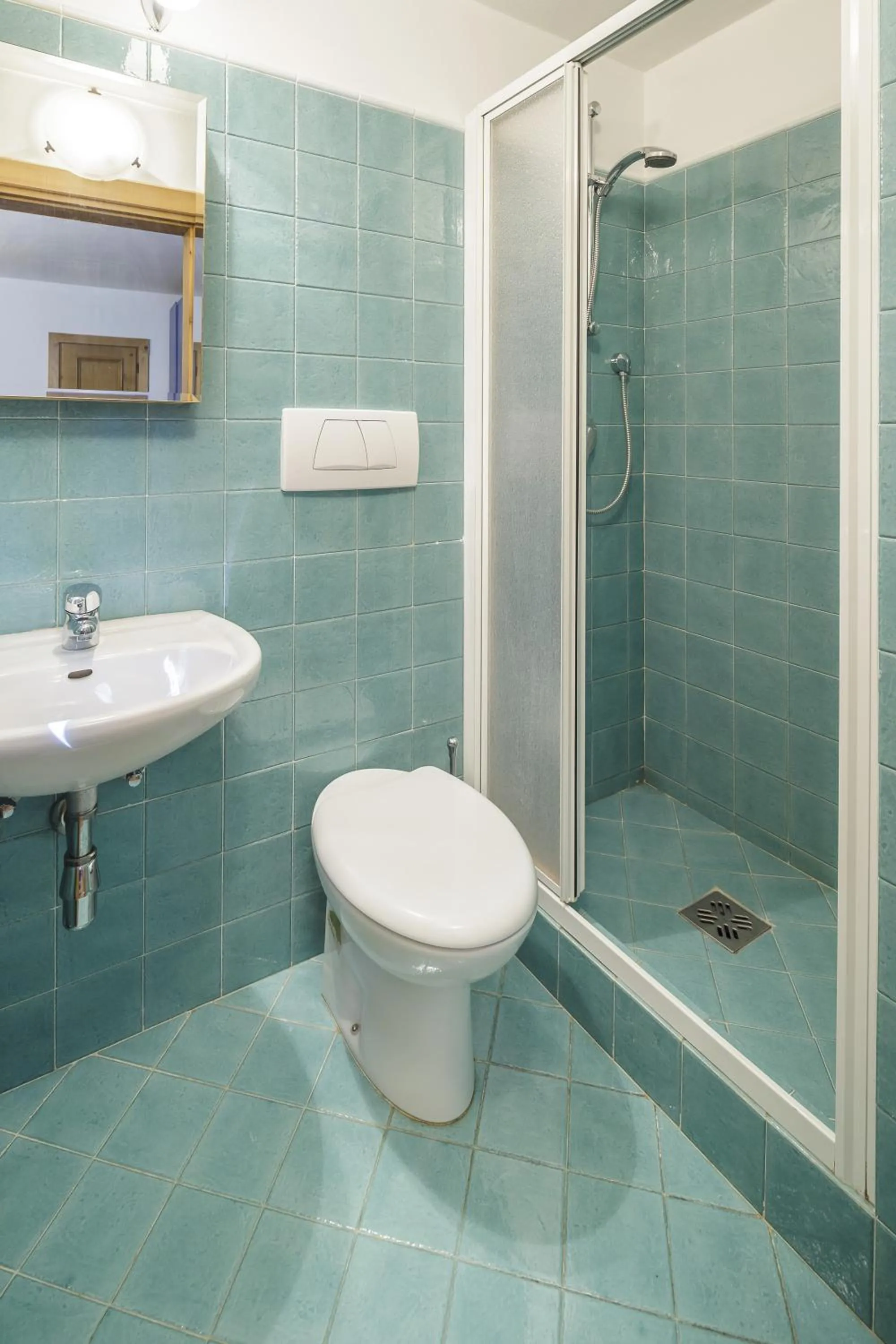 Bathroom in Villa Ronco - Stayincortina