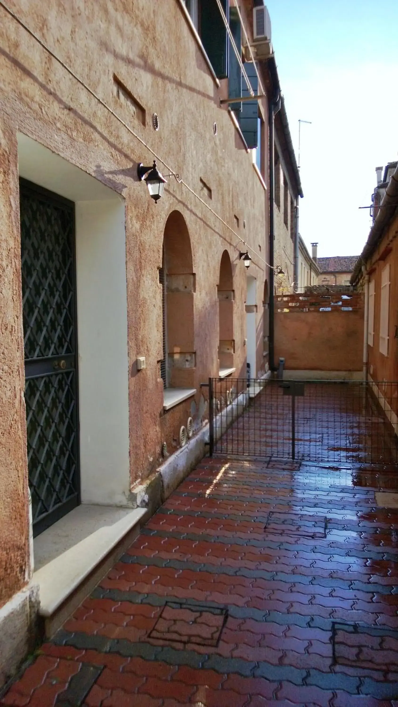 Facade/entrance in Cannaregio II Apartments Facade/entrance in Cannaregio II Apartments