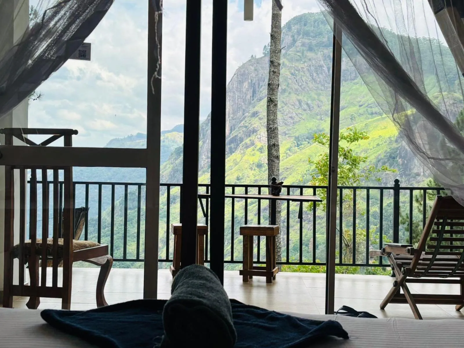 Family Room with Mountain View - single occupancy in Belmount Ella