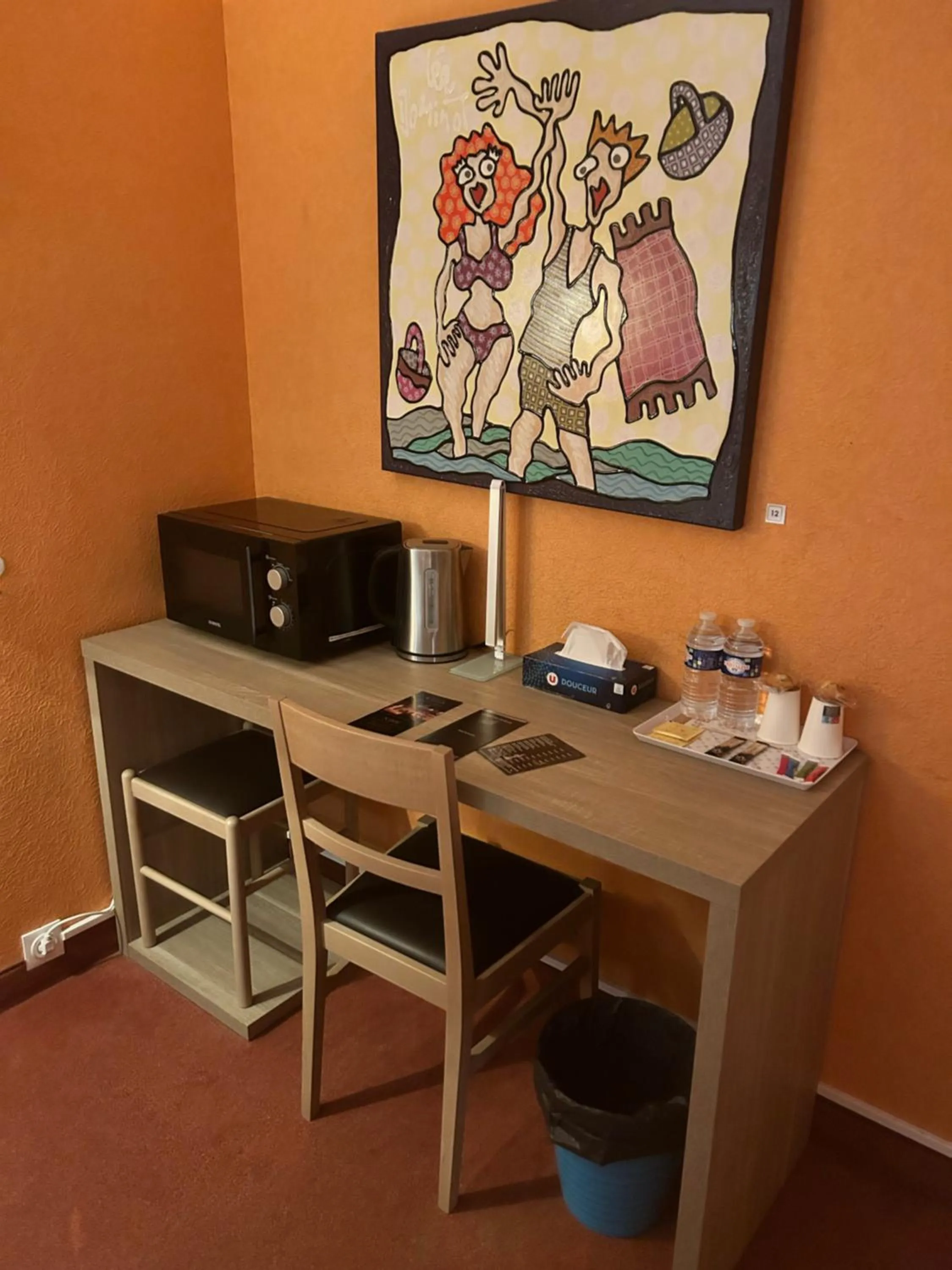 minibar in Hôtel Particulier LE MAS DES MARAIS