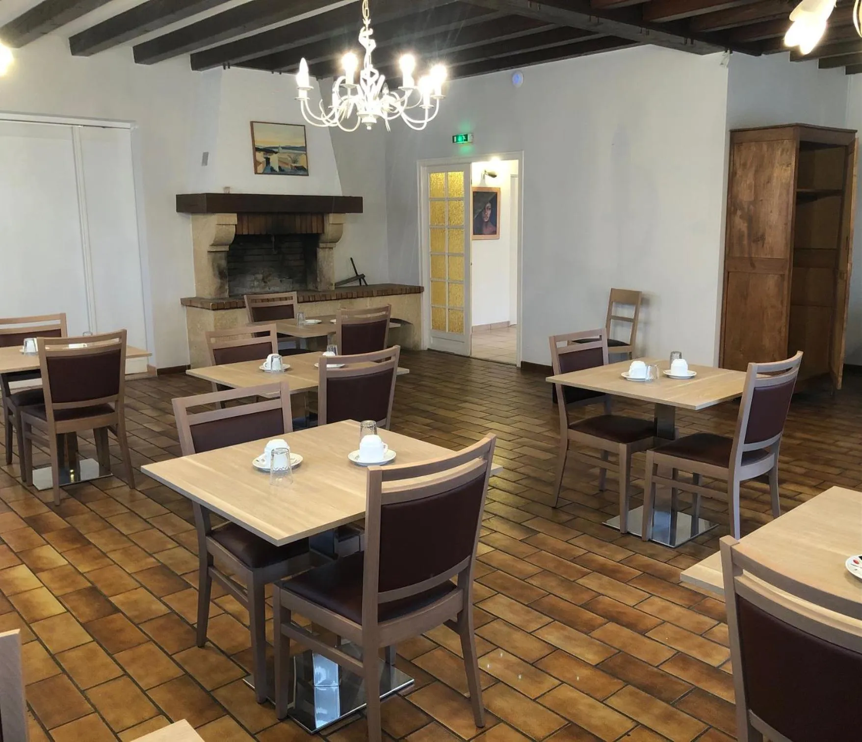 Dining area in Hôtel Particulier LE MAS DES MARAIS