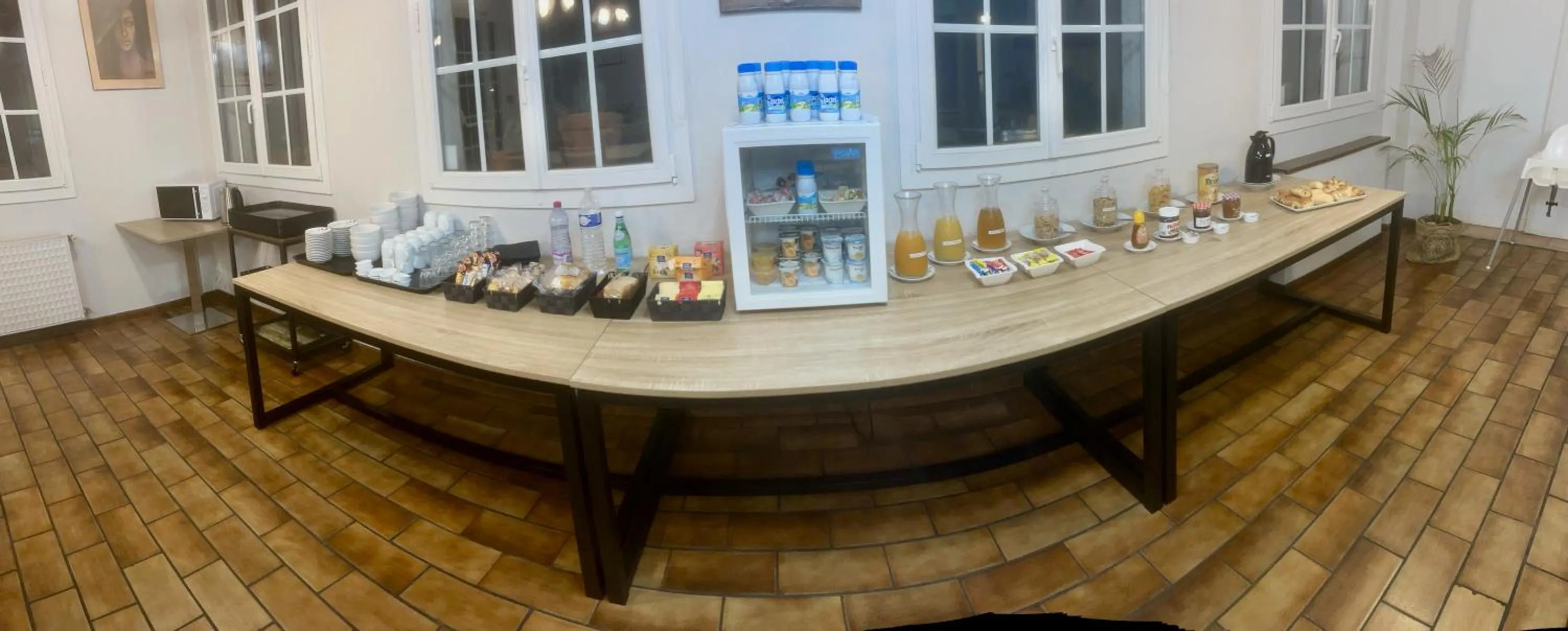 Breakfast in Hôtel Particulier LE MAS DES MARAIS