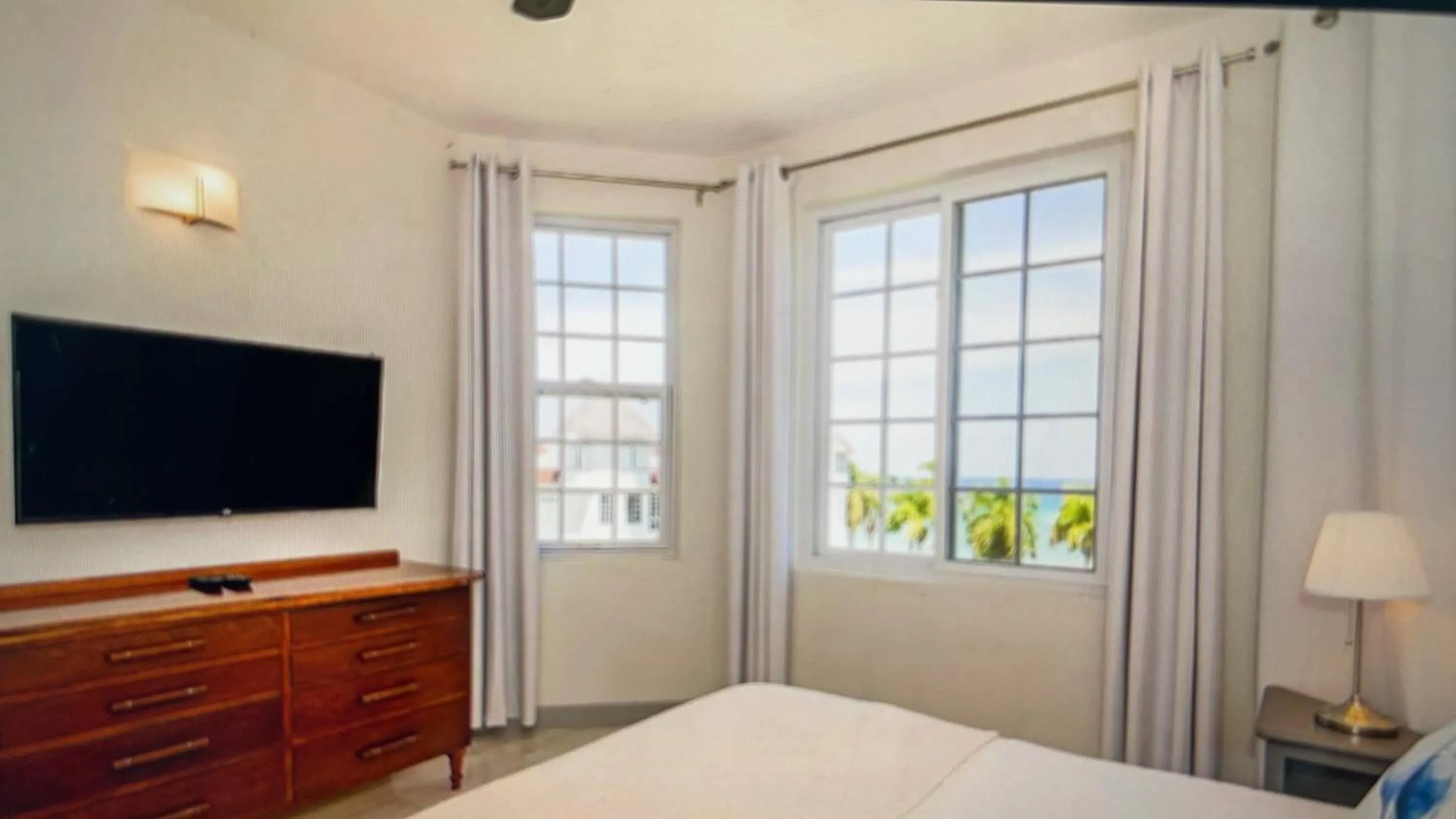 Bed in Marriott SeaCastles B30 Rooftop Penthouse