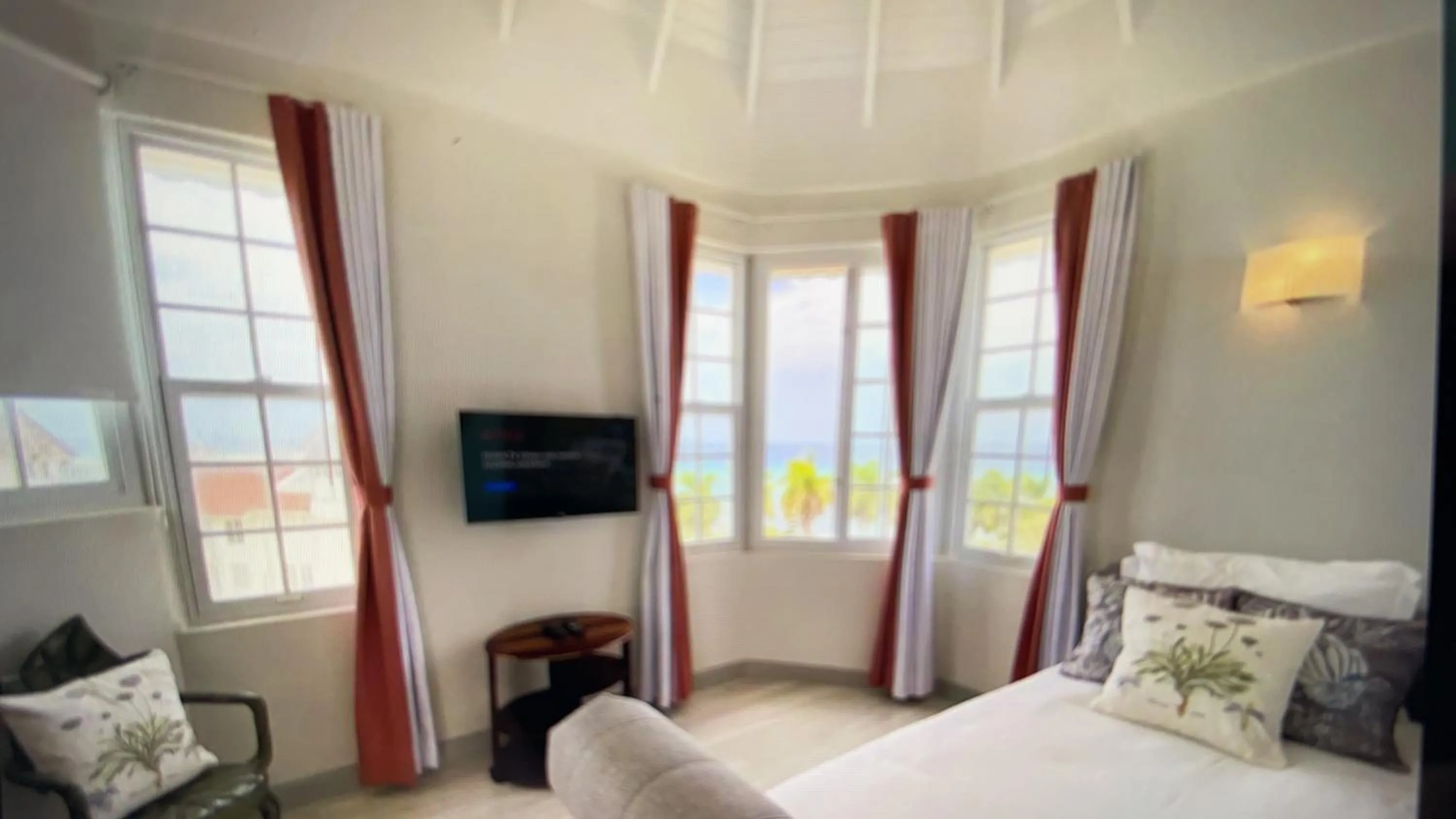Bed in Marriott SeaCastles B30 Rooftop Penthouse
