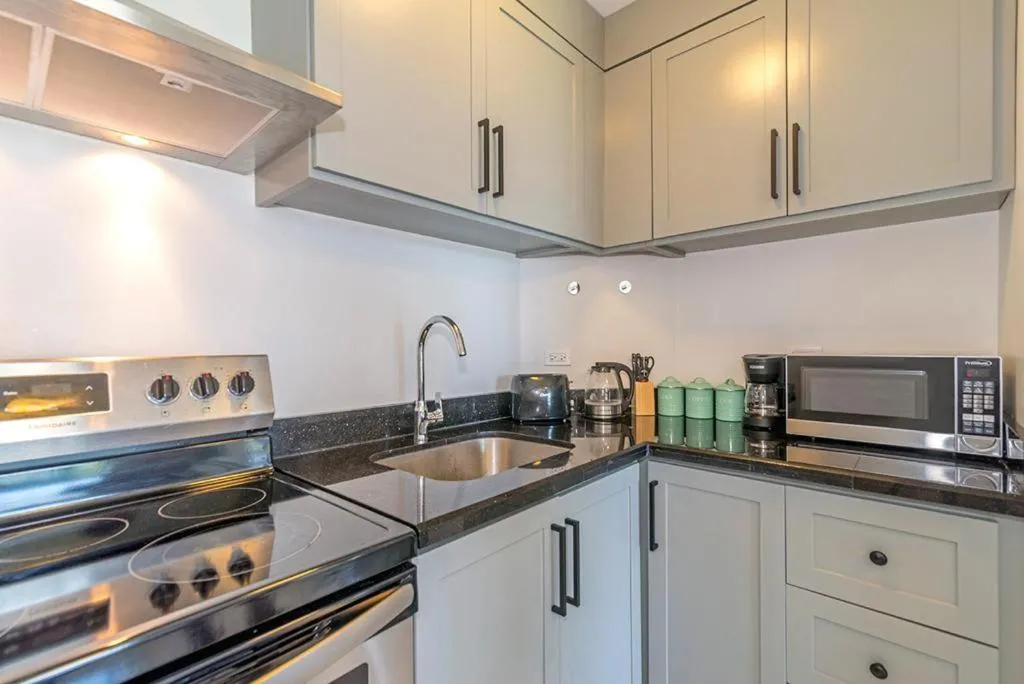 Kitchen or kitchenette in Marriott SeaCastles B30 Rooftop Penthouse