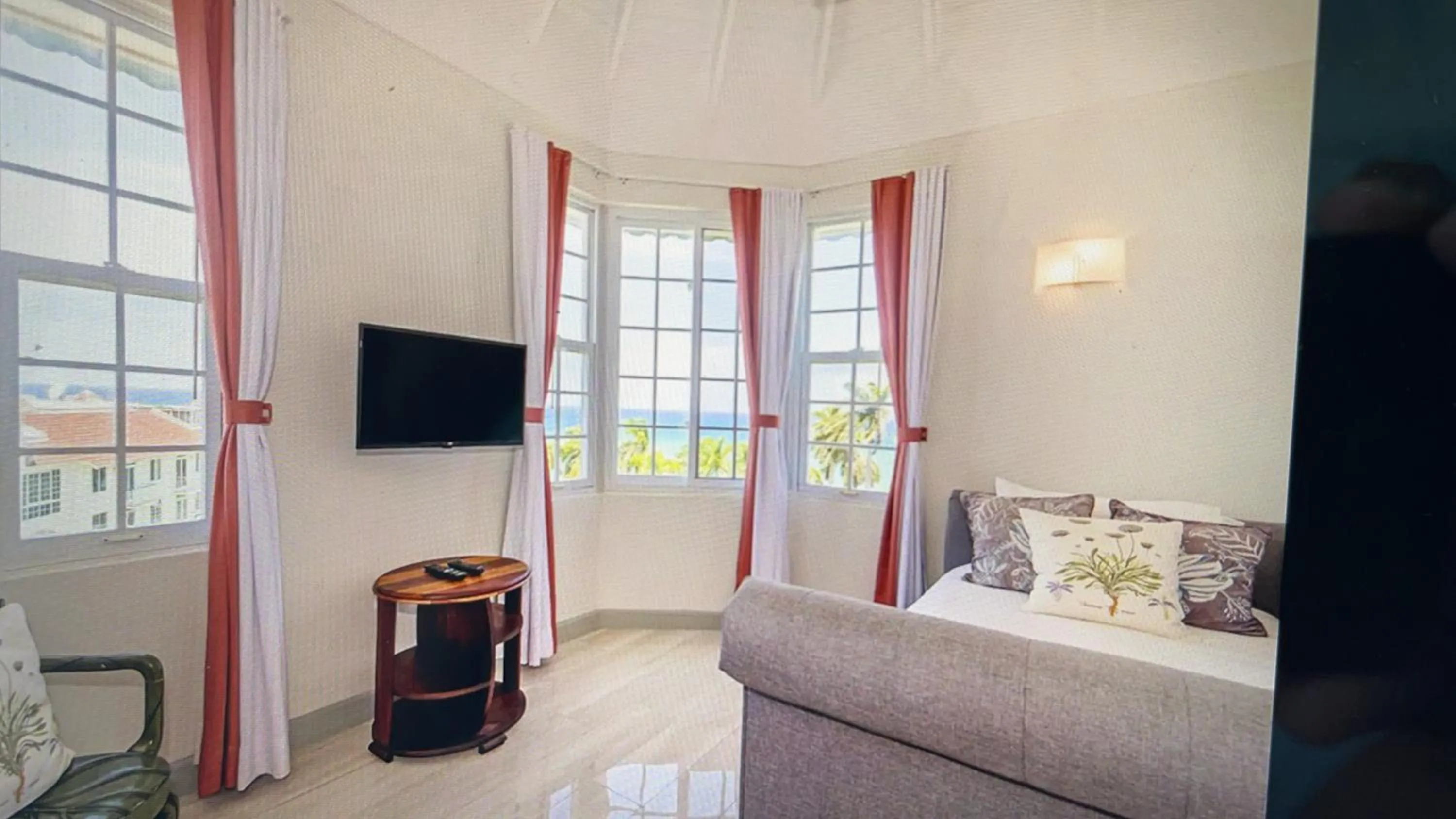Bed in Marriott SeaCastles B30 Rooftop Penthouse