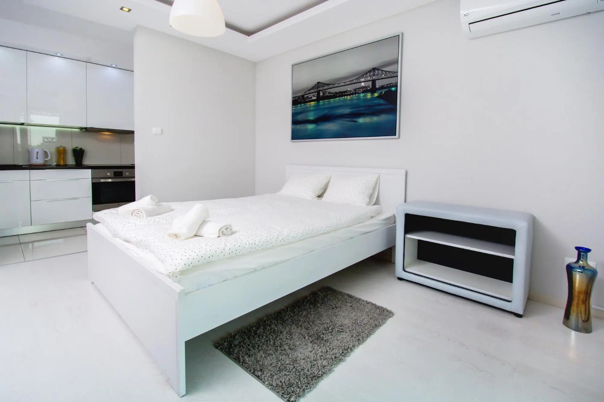 Bed in erApartments Oxygen Residence